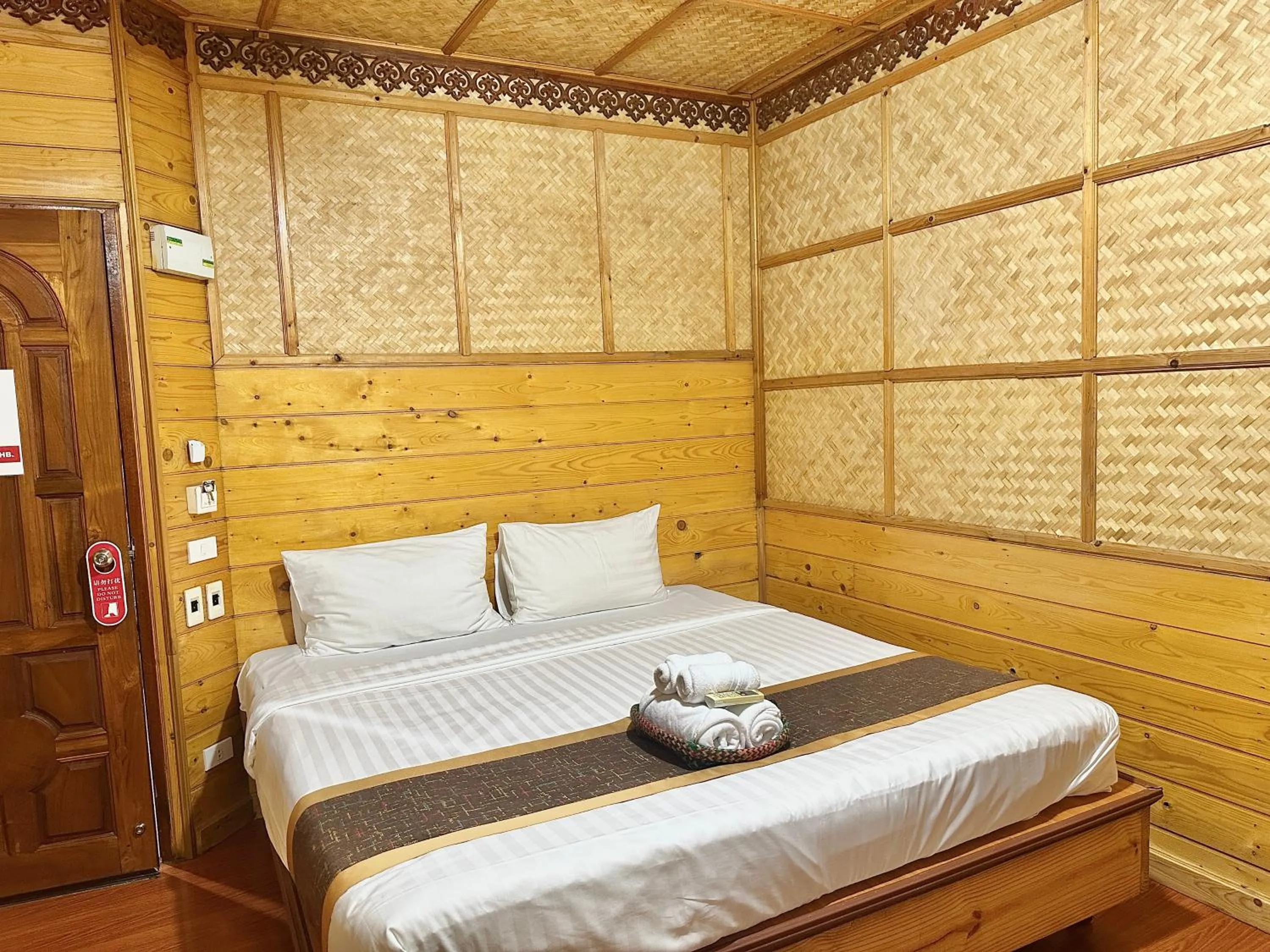 Bed in Montri Resort Donmuang Bangkok