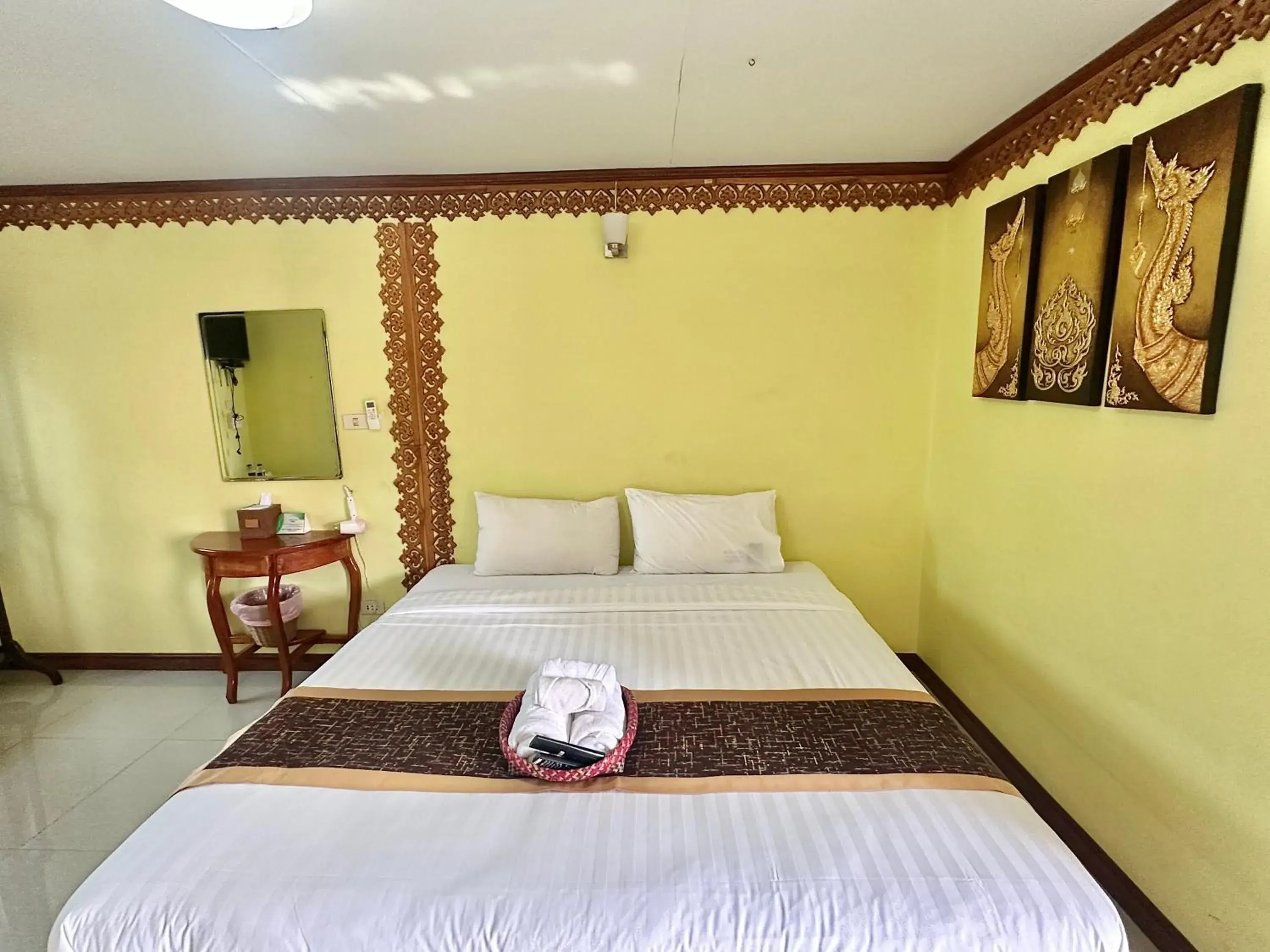 Bed in Montri Resort Donmuang Bangkok Bed in Montri Resort Donmuang Bangkok