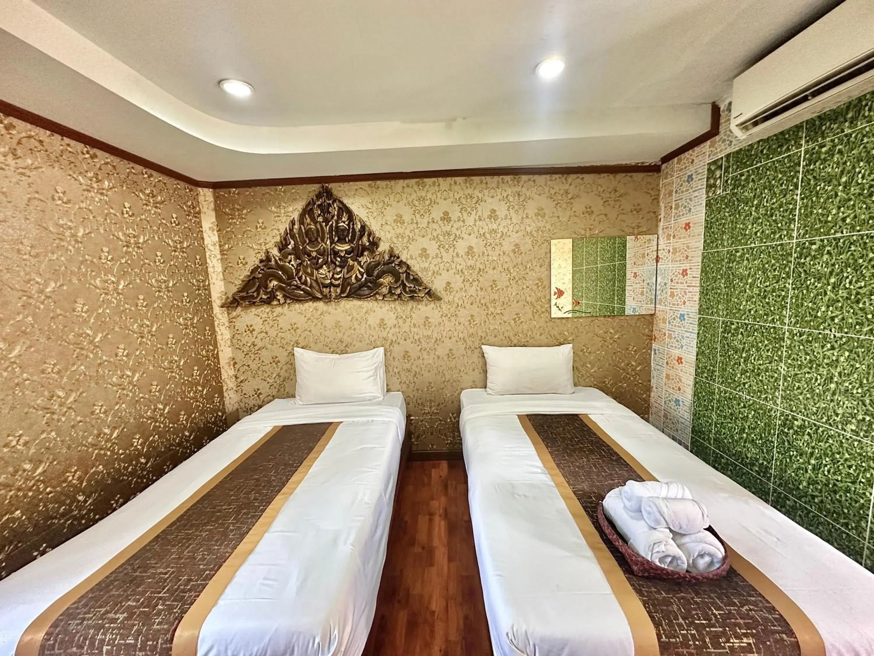 Bed in Montri Resort Donmuang Bangkok Bed in Montri Resort Donmuang Bangkok