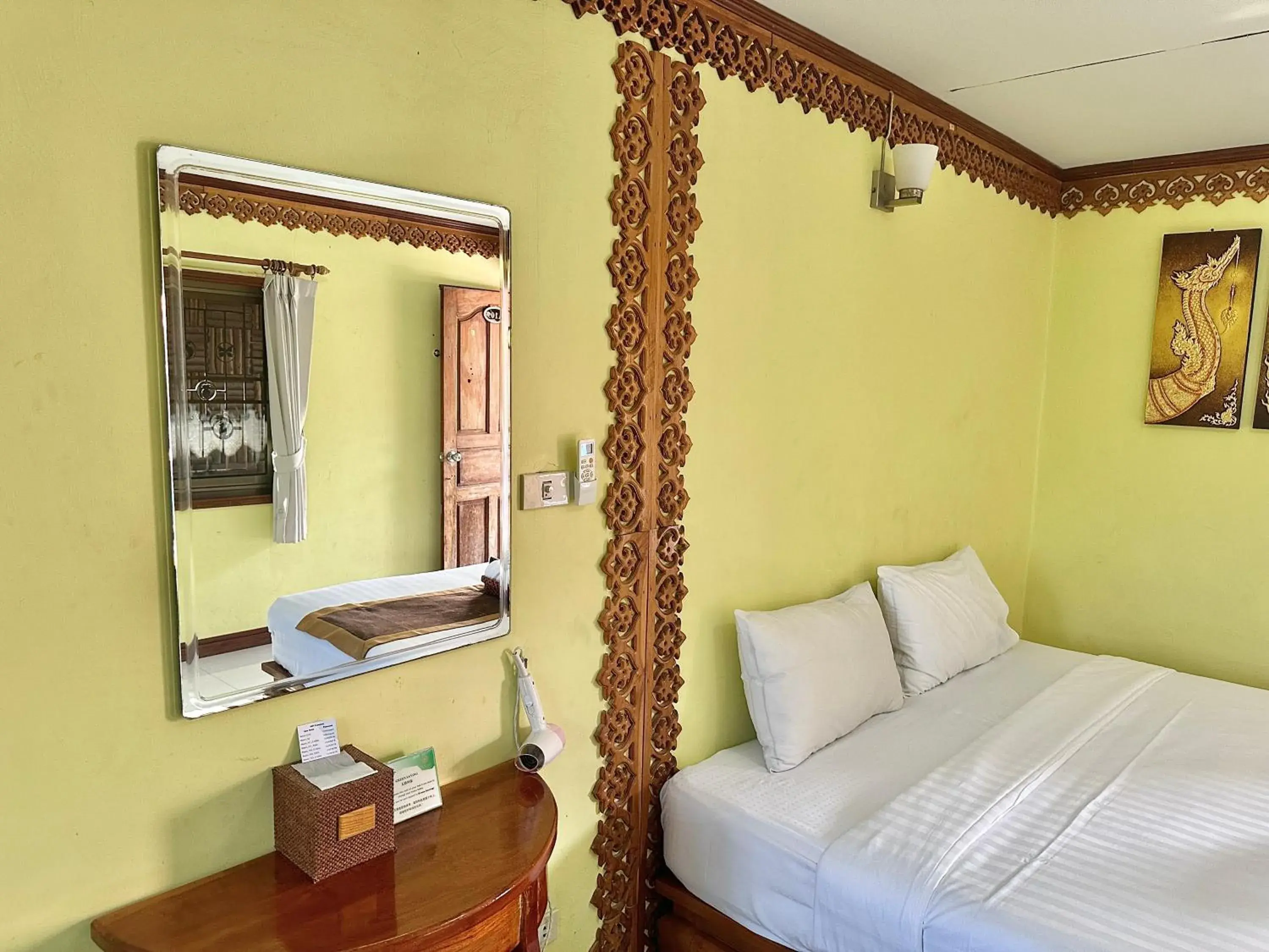 Bed in Montri Resort Donmuang Bangkok Bed in Montri Resort Donmuang Bangkok