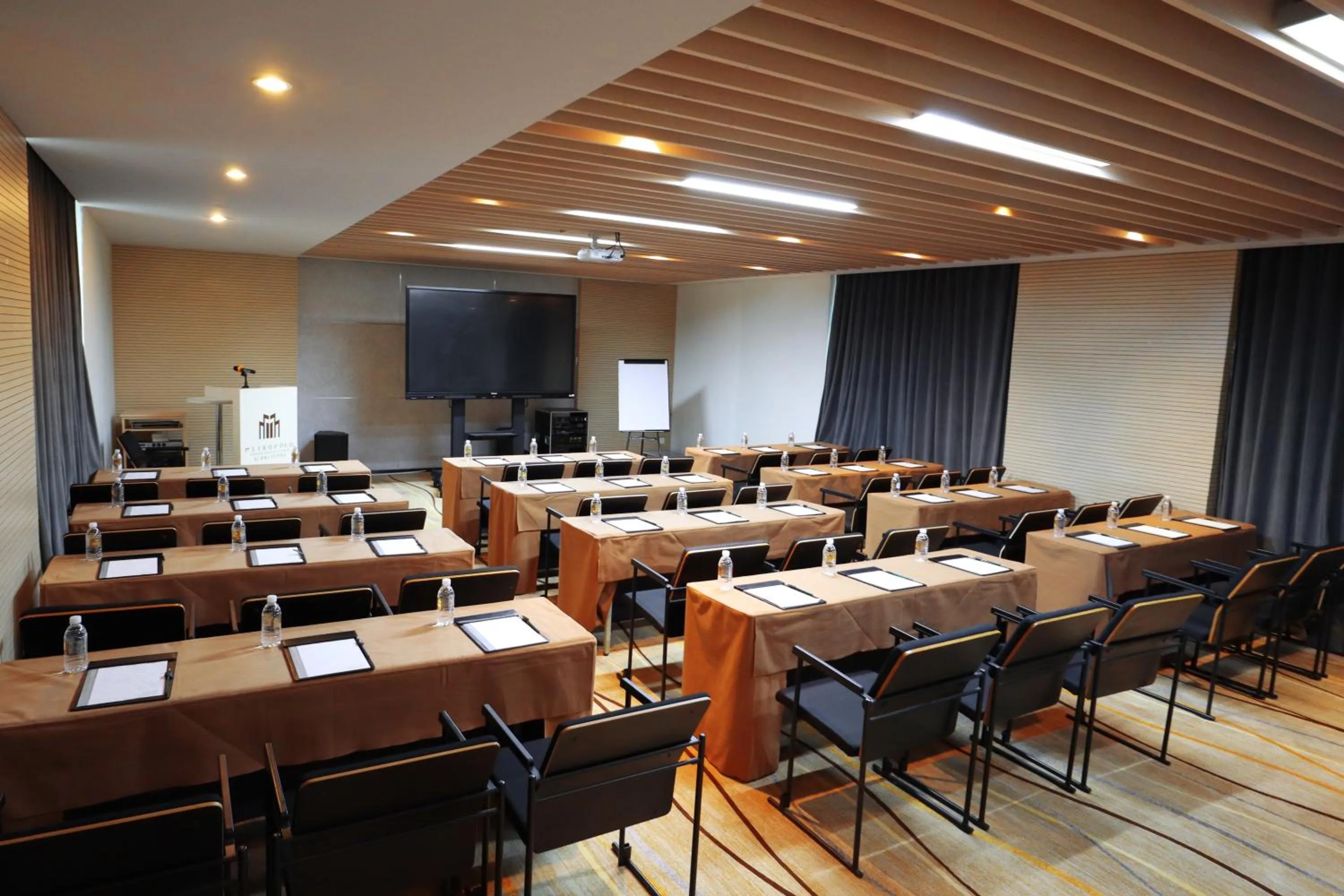 Meeting/conference room in Metropolo Dahua Hotel Shanghai