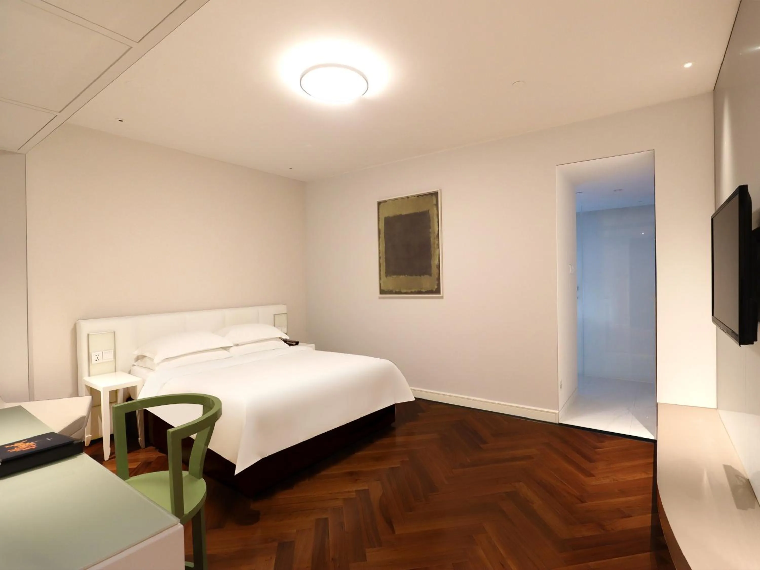 Photo of the whole room, Bed in Metropolo Dahua Hotel Shanghai