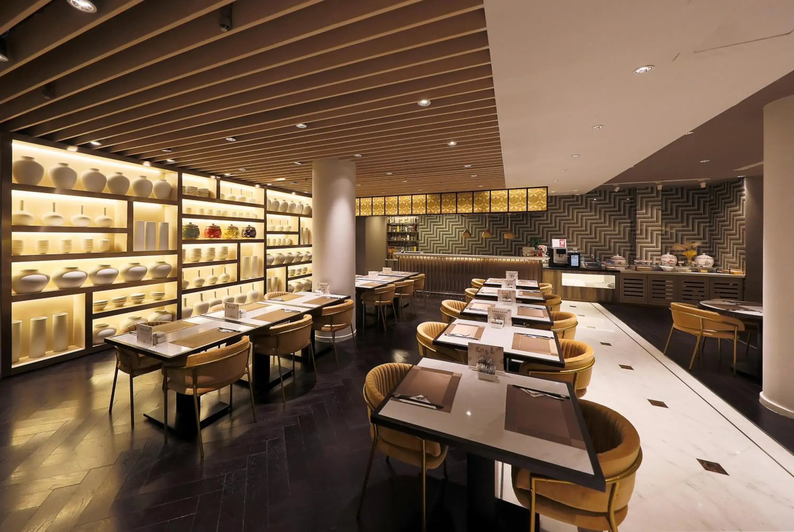 Restaurant/places to eat in Metropolo Dahua Hotel Shanghai Restaurant/places to eat in Metropolo Dahua Hotel Shanghai