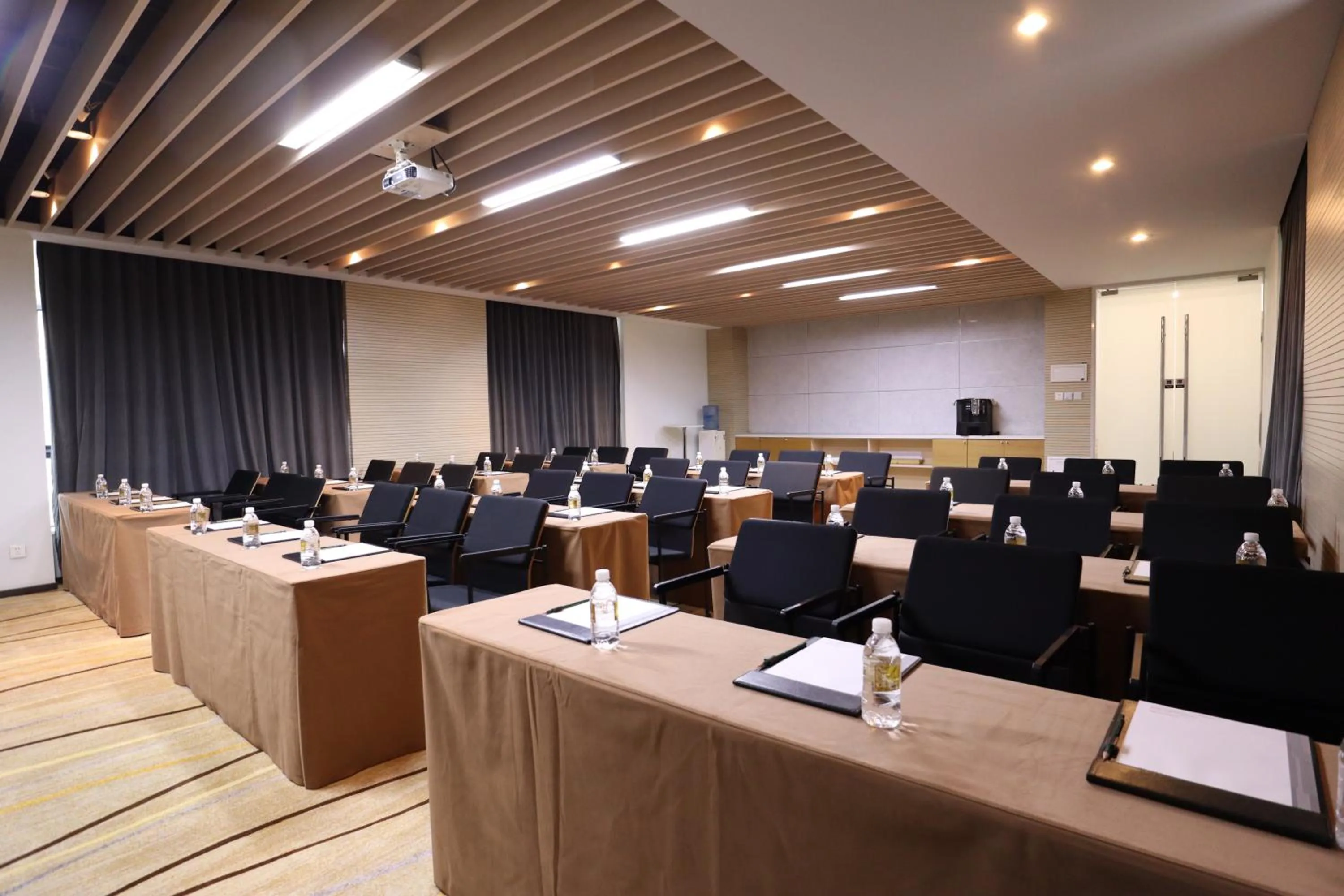 Meeting/conference room in Metropolo Dahua Hotel Shanghai