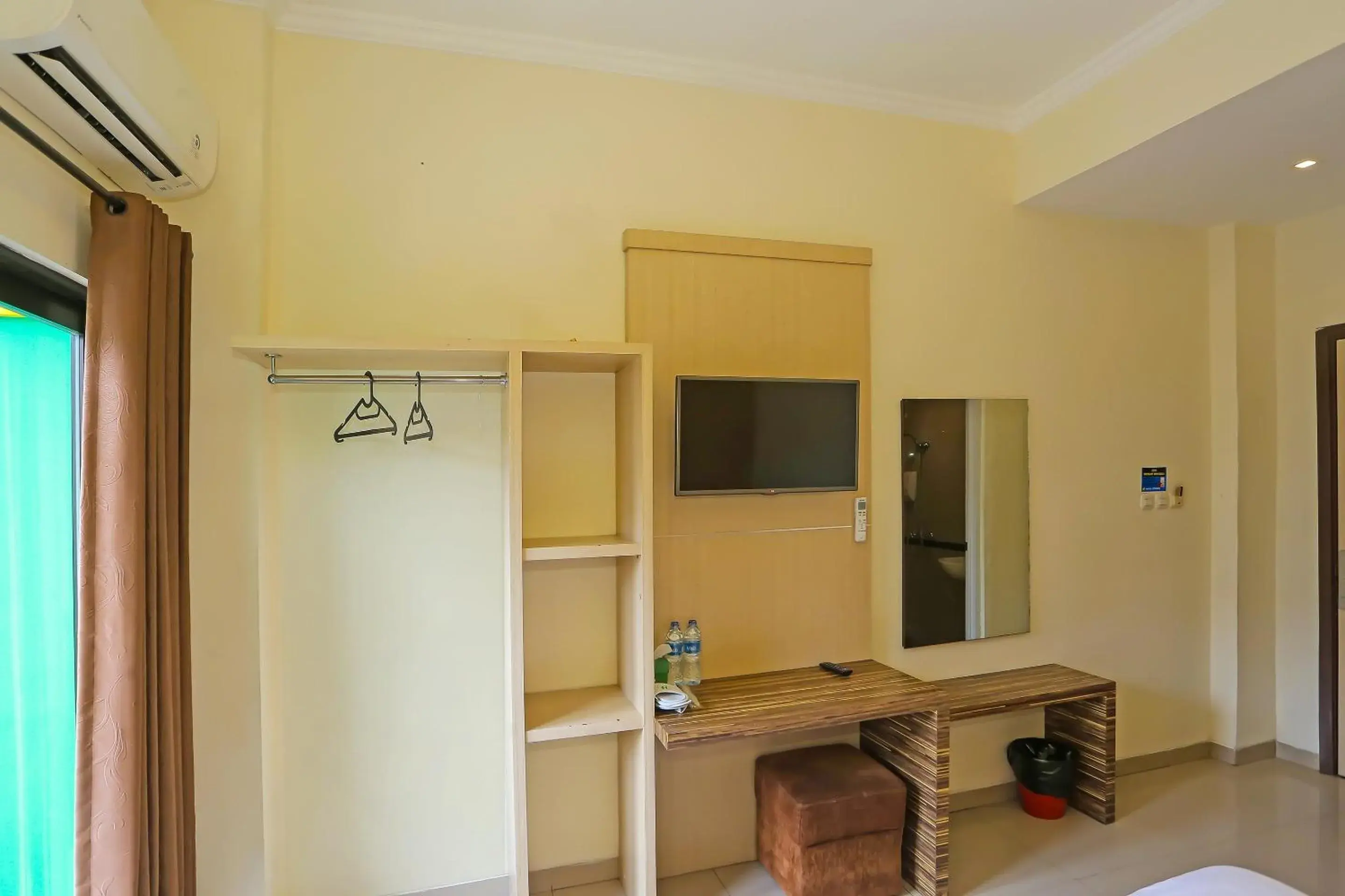 Bedroom in Collection O 92130 Hotel Fiducia Kaji Bedroom in Collection O 92130 Hotel Fiducia Kaji