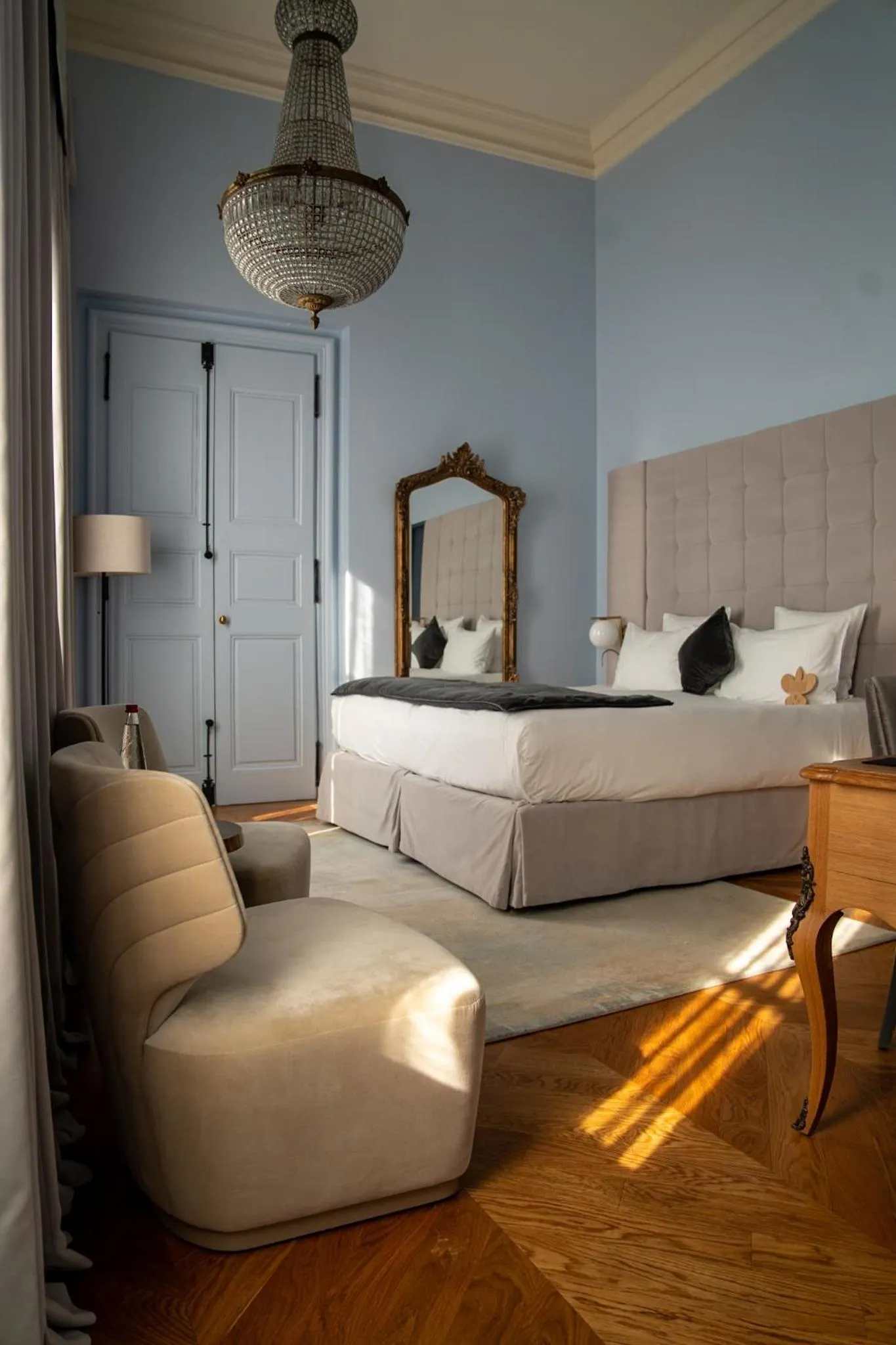 Photo of the whole room, Bed in Hôtel Richer De Belleval - Relais & Châteaux