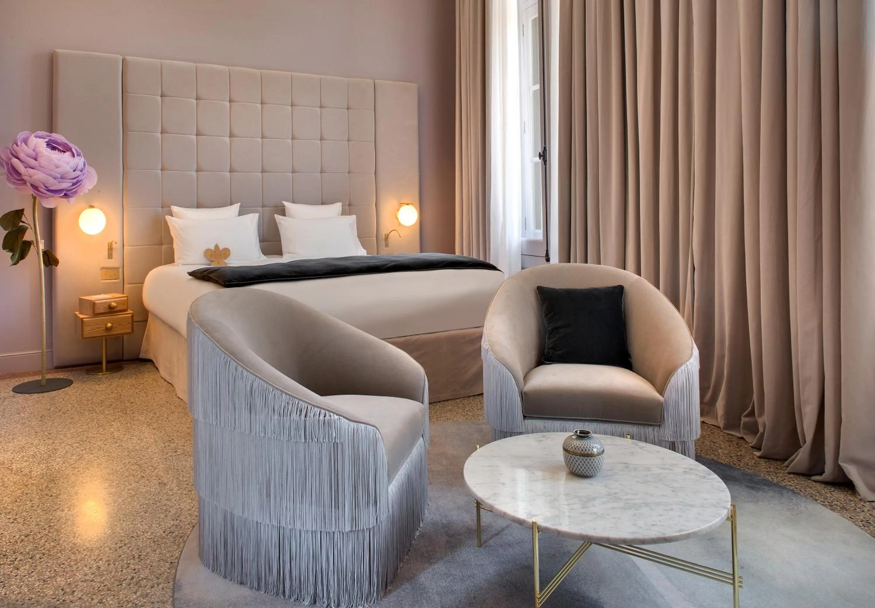 Seating area, Bed in Hôtel Richer De Belleval - Relais & Châteaux