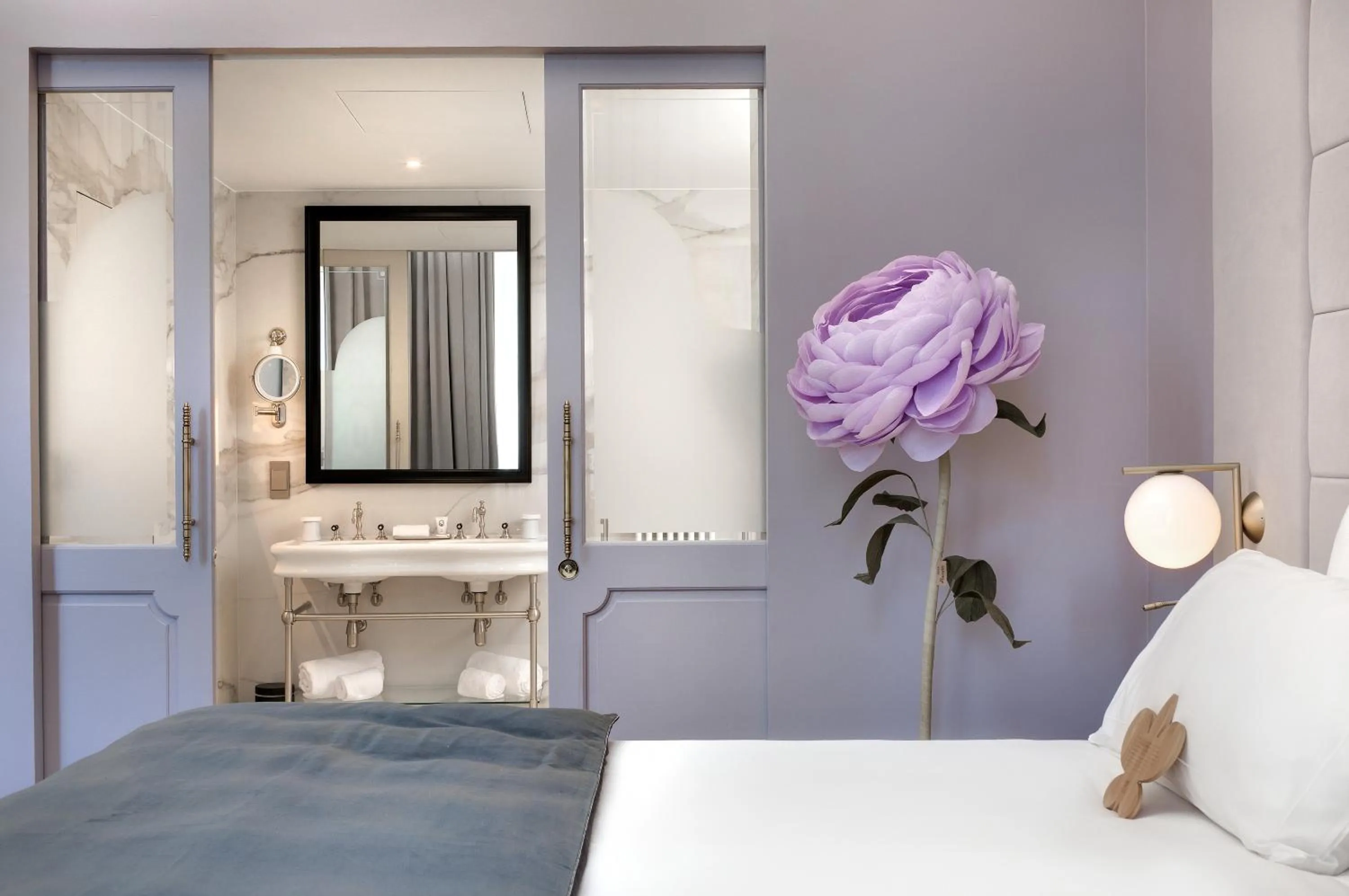 Photo of the whole room, Bed in Hôtel Richer De Belleval - Relais & Châteaux