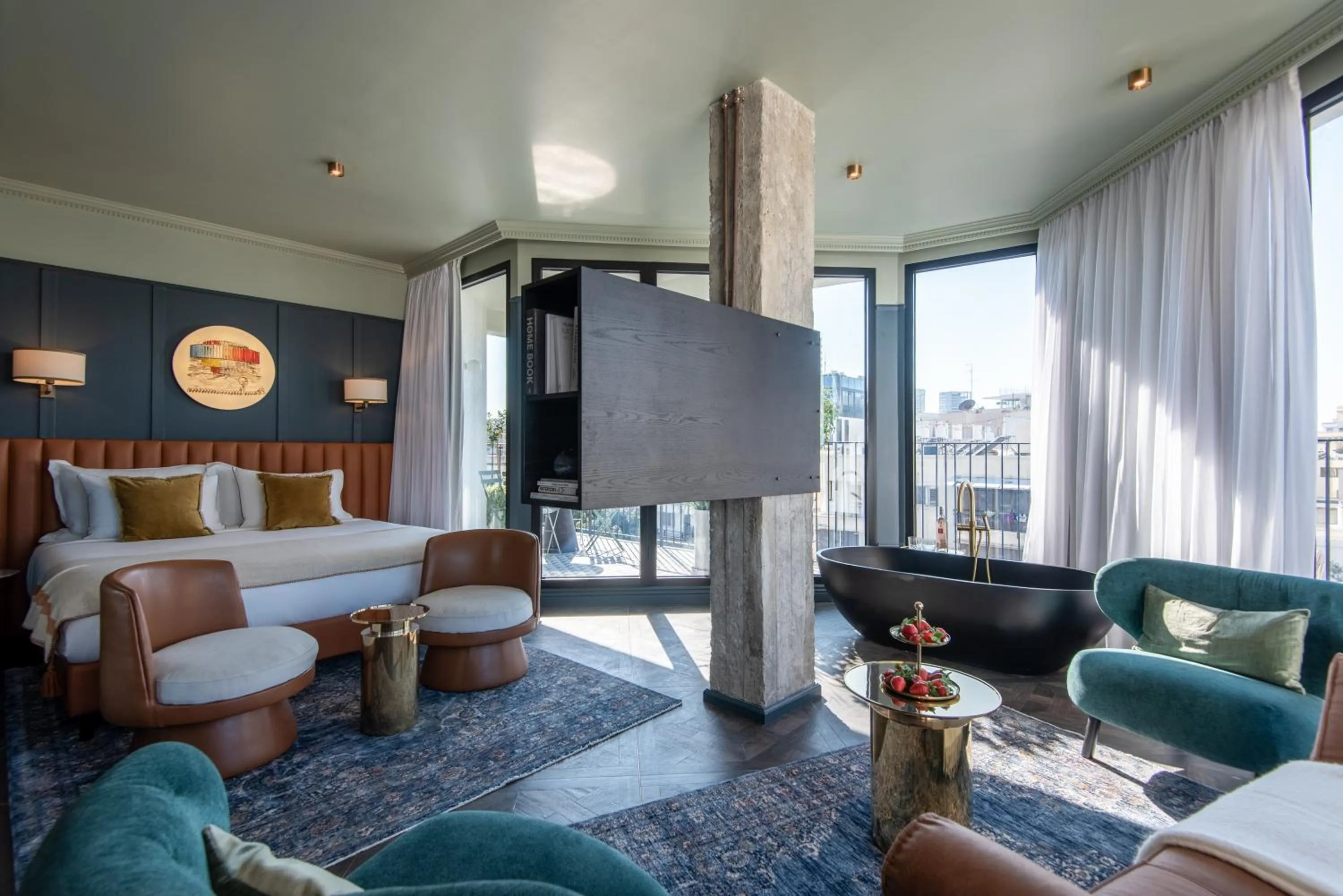 TV and multimedia, Bed in Mayer House