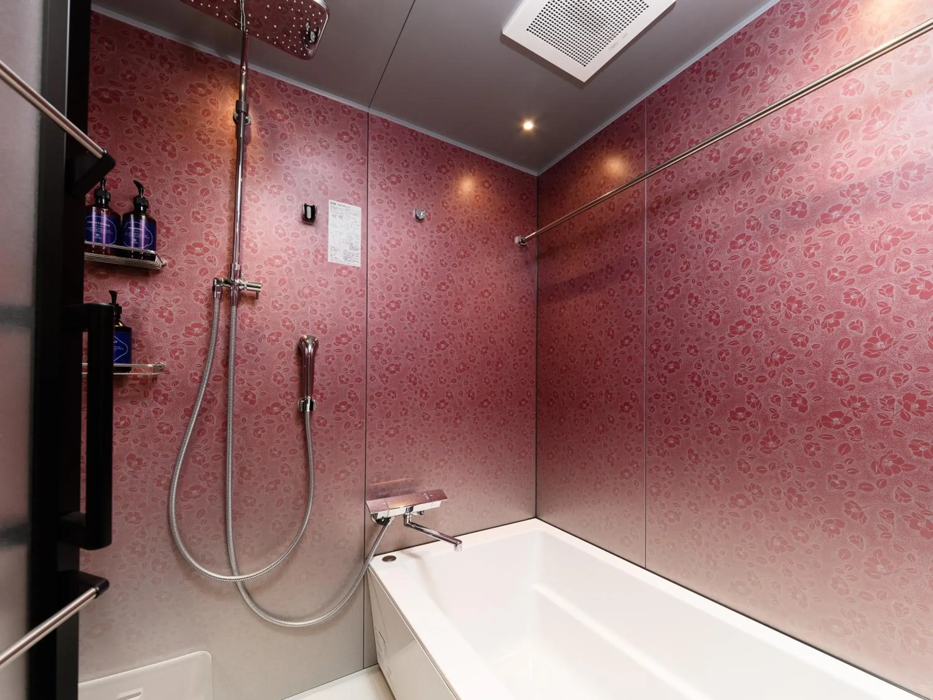 Bathroom in MIMARU SUITES Kyoto Shijo Bathroom in MIMARU SUITES Kyoto Shijo