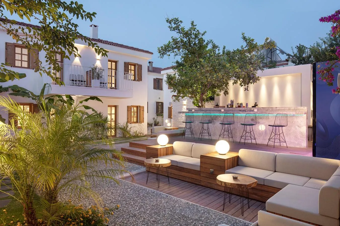 Garden in Mellow Blue Hotel