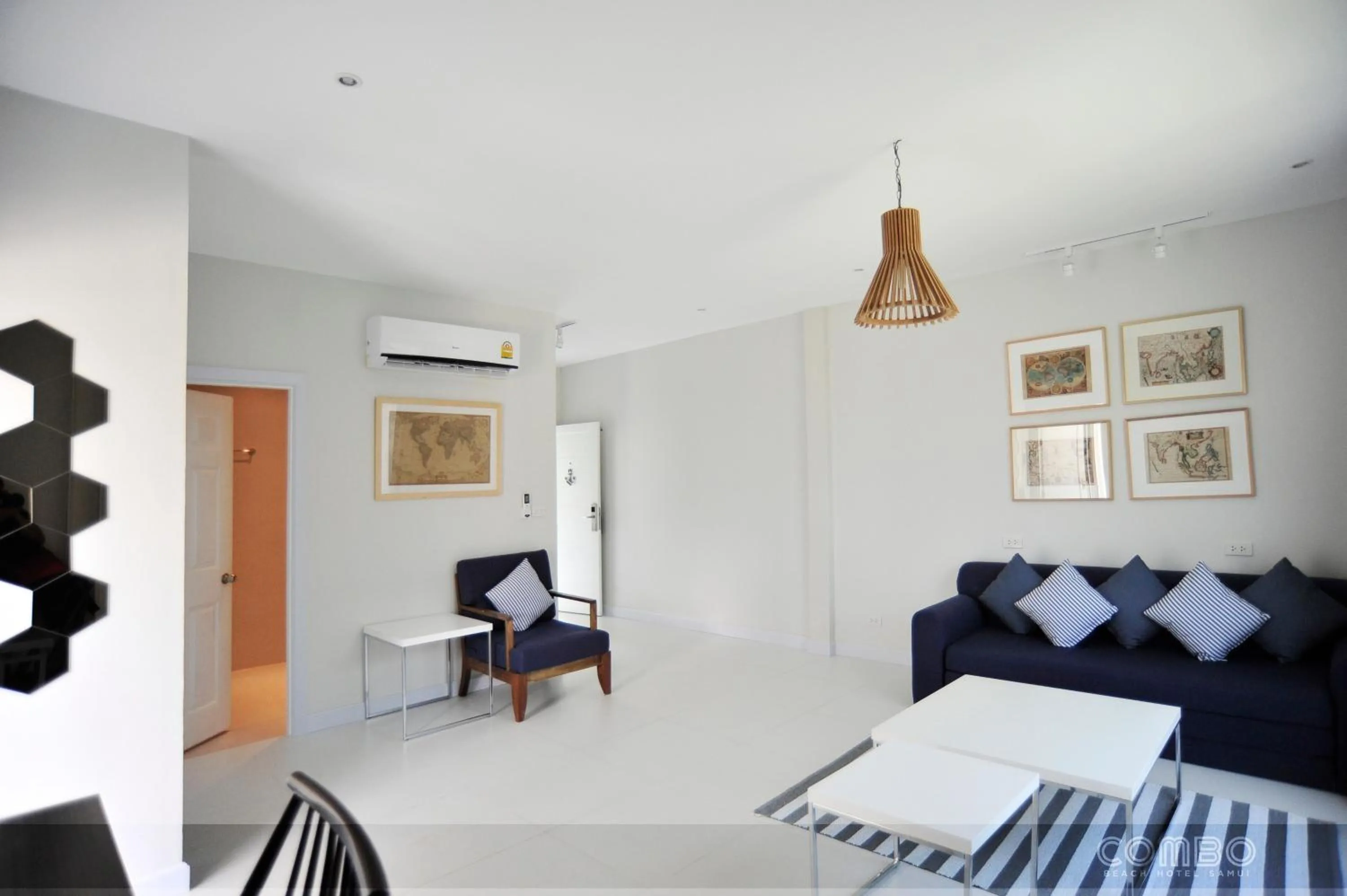 Living room, Bed in Combo Beach Hotel Samui