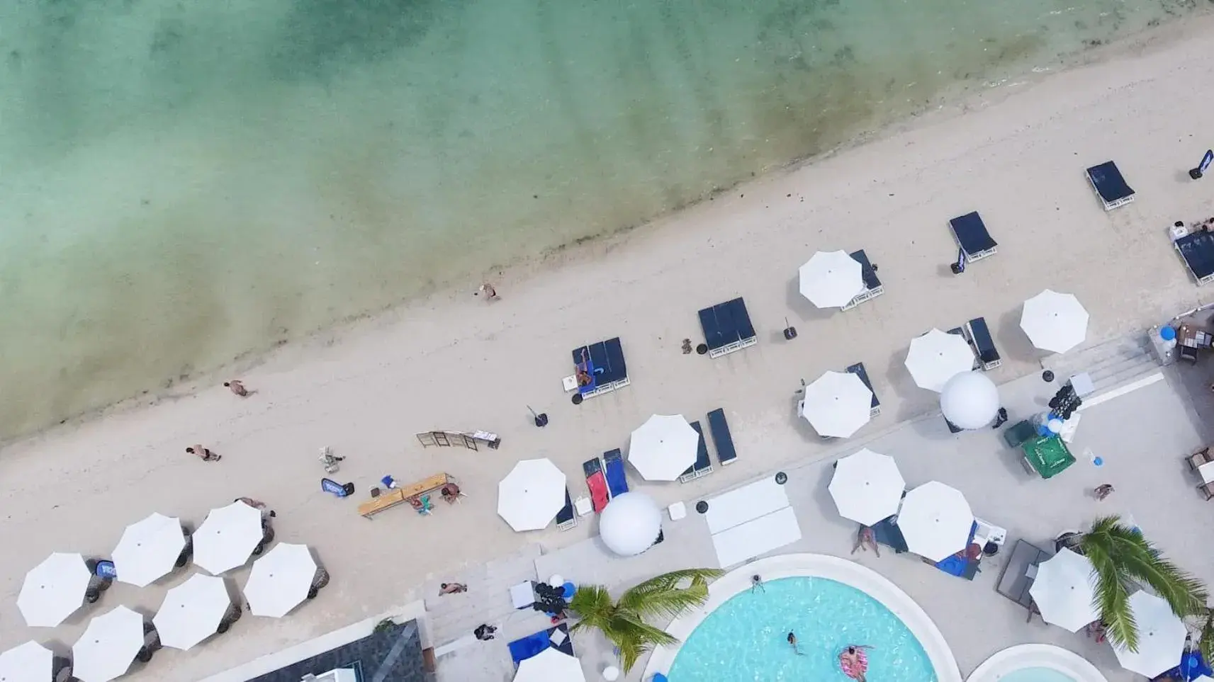 Property building in Combo Beach Hotel Samui Property building in Combo Beach Hotel Samui