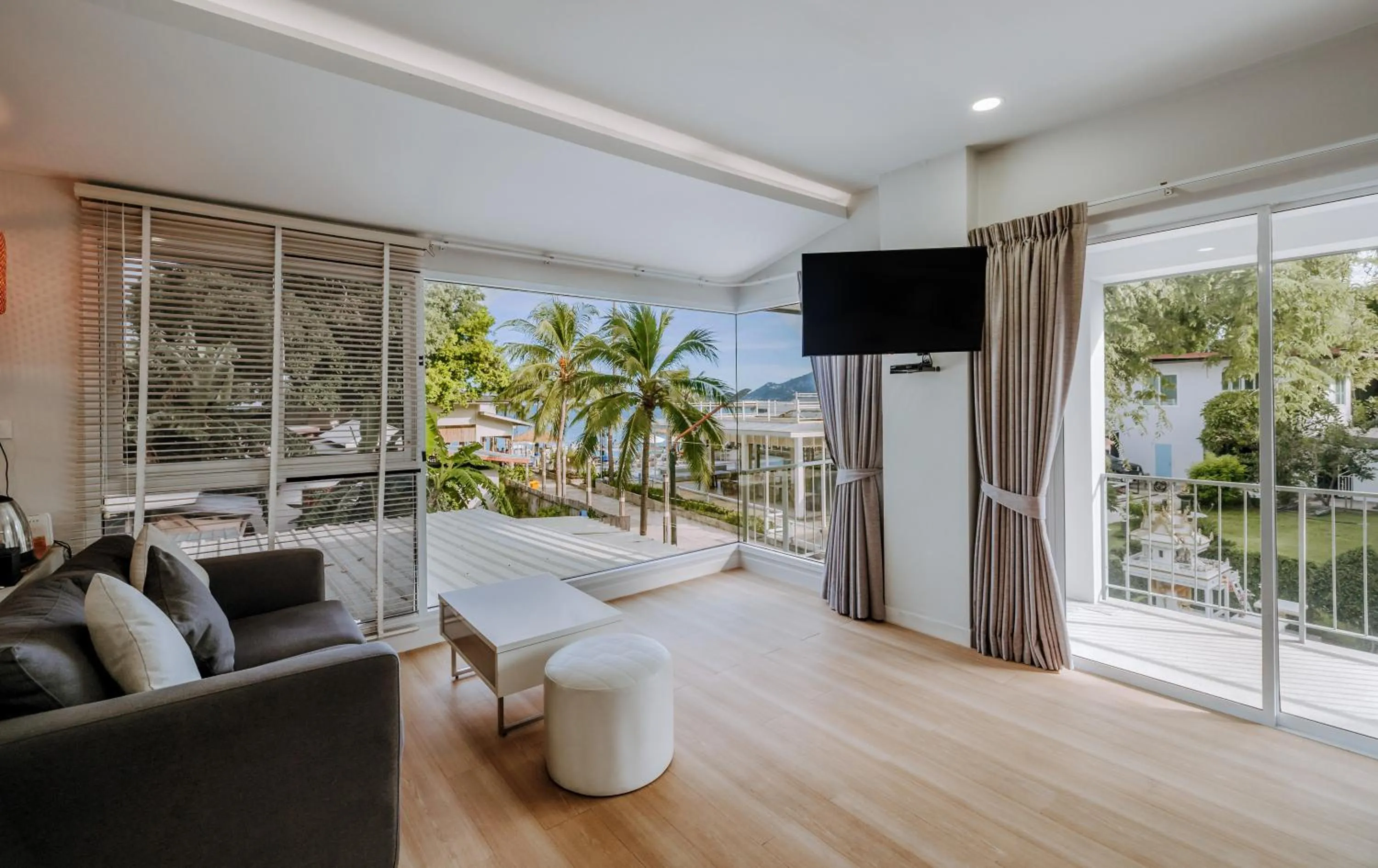 Living room in Combo Beach Hotel Samui