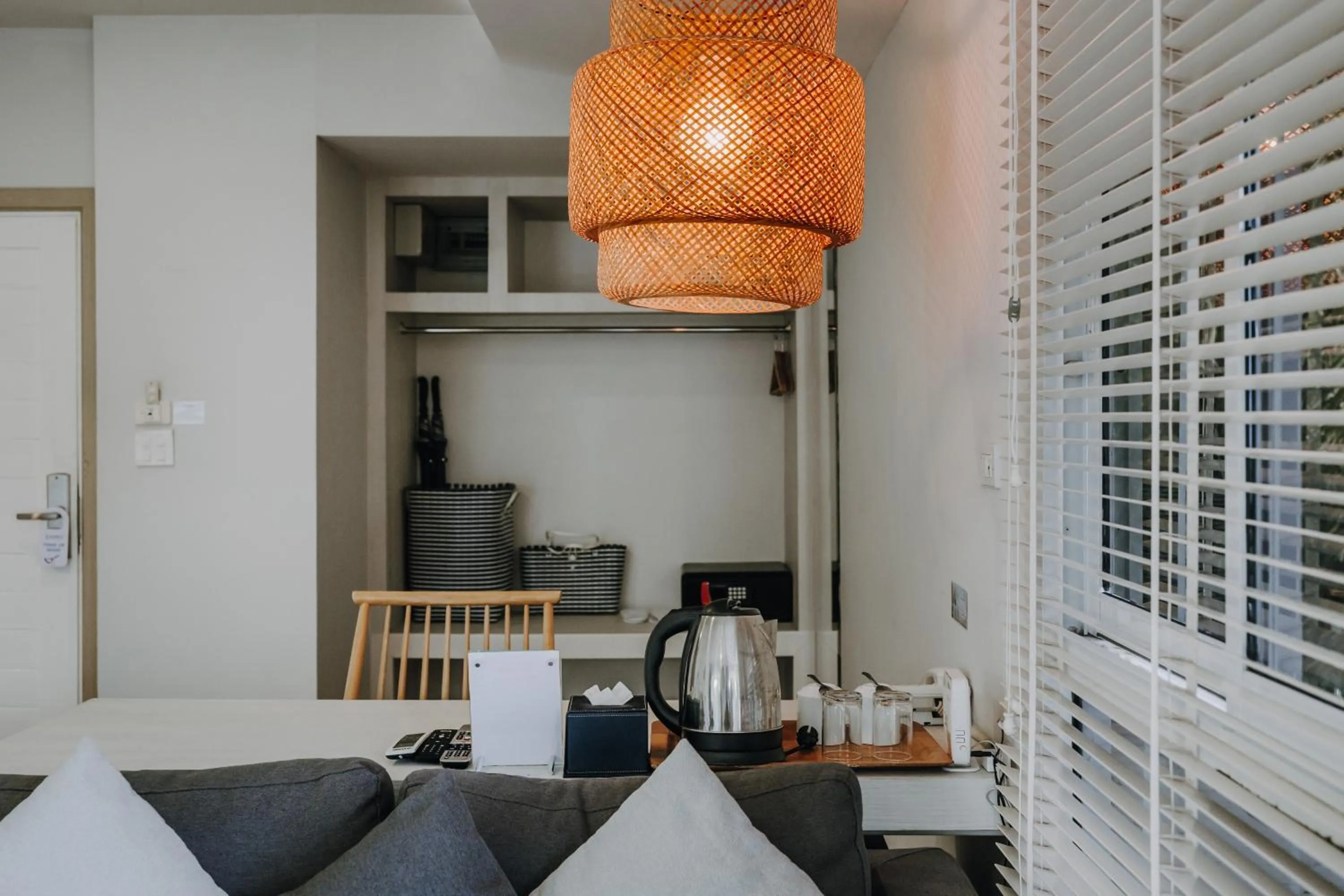 Coffee/tea facilities, Bed in Combo Beach Hotel Samui