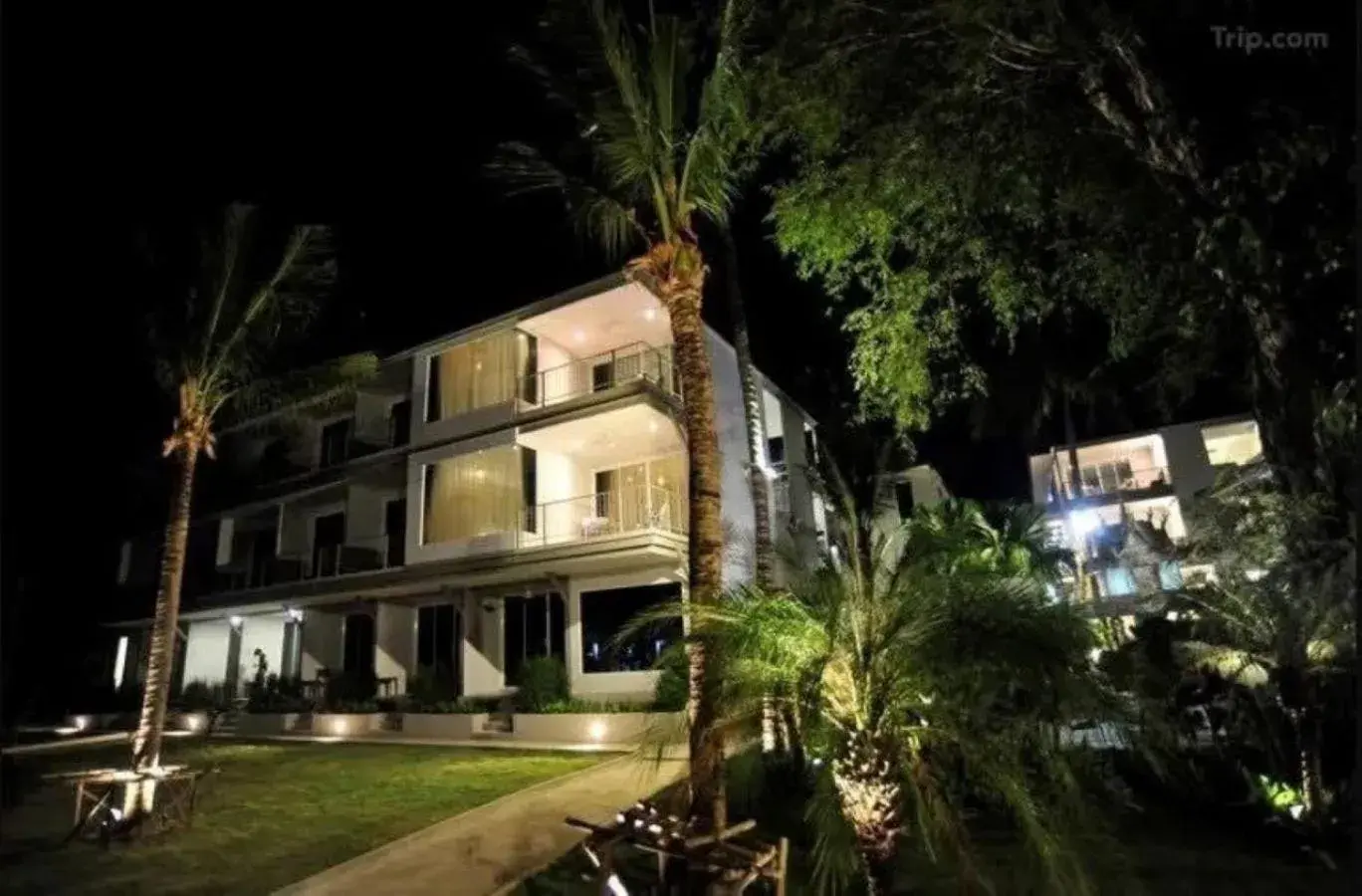 Property building in Combo Beach Hotel Samui Property building in Combo Beach Hotel Samui