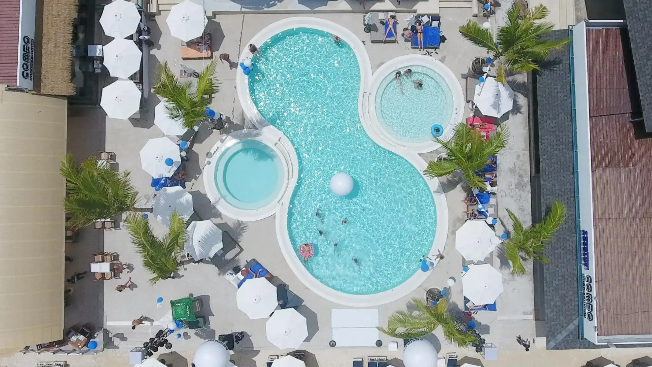 Property building in Combo Beach Hotel Samui Property building in Combo Beach Hotel Samui