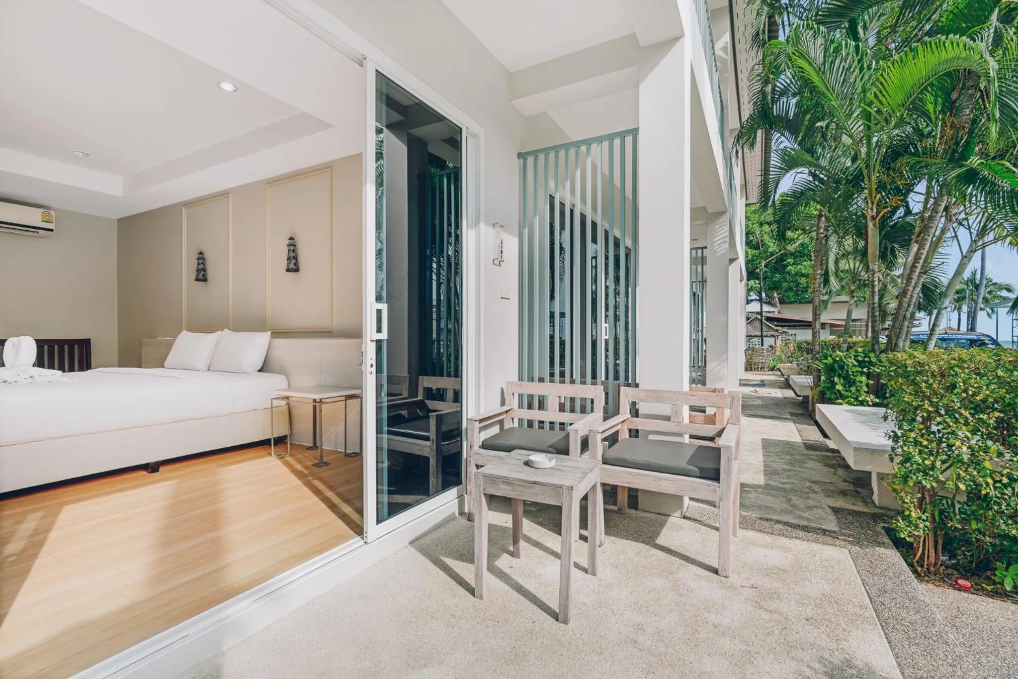 Bedroom, Bed in Combo Beach Hotel Samui