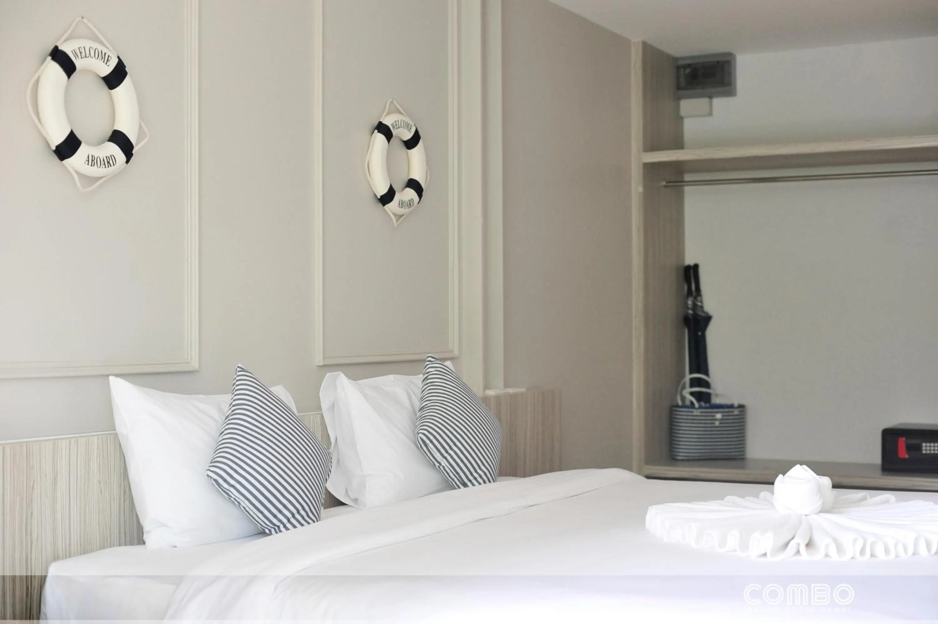 Bedroom, Bed in Combo Beach Hotel Samui