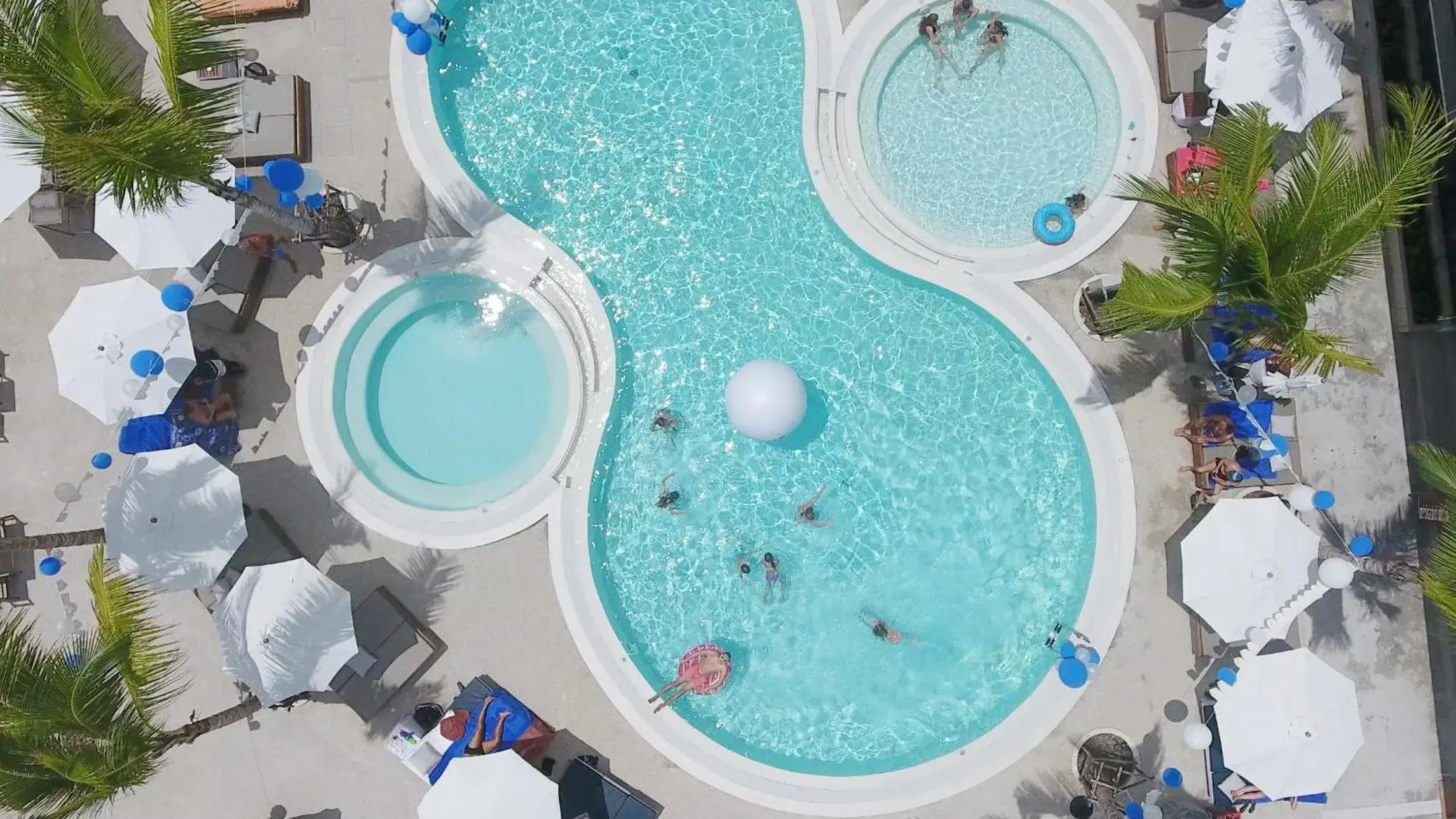 Property building in Combo Beach Hotel Samui Property building in Combo Beach Hotel Samui