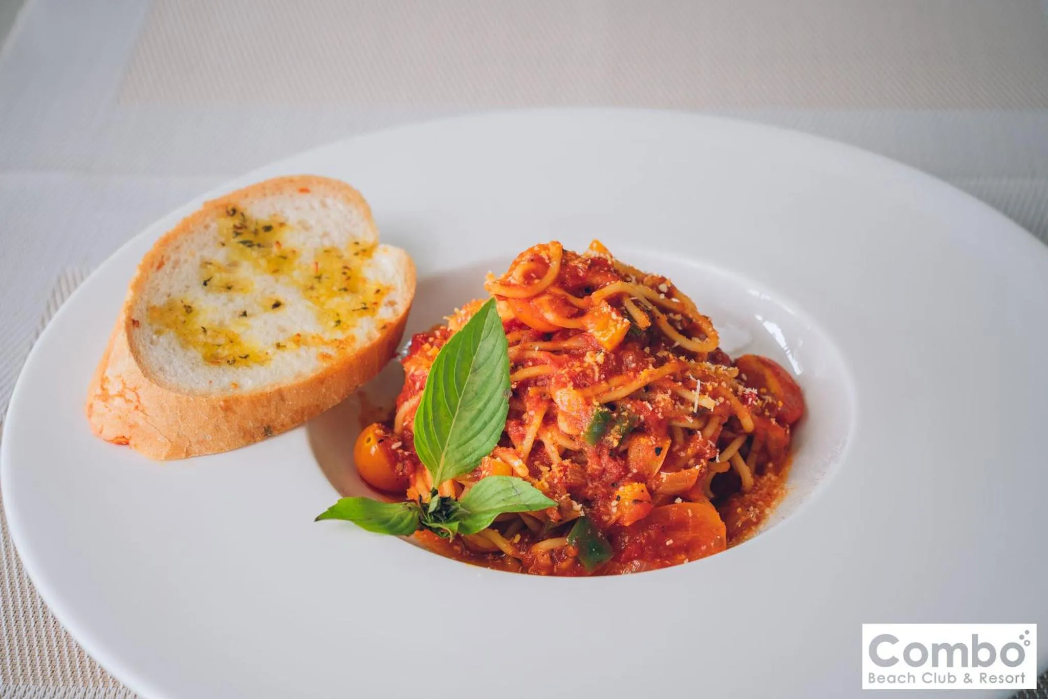 Restaurant/places to eat in Combo Beach Hotel Samui