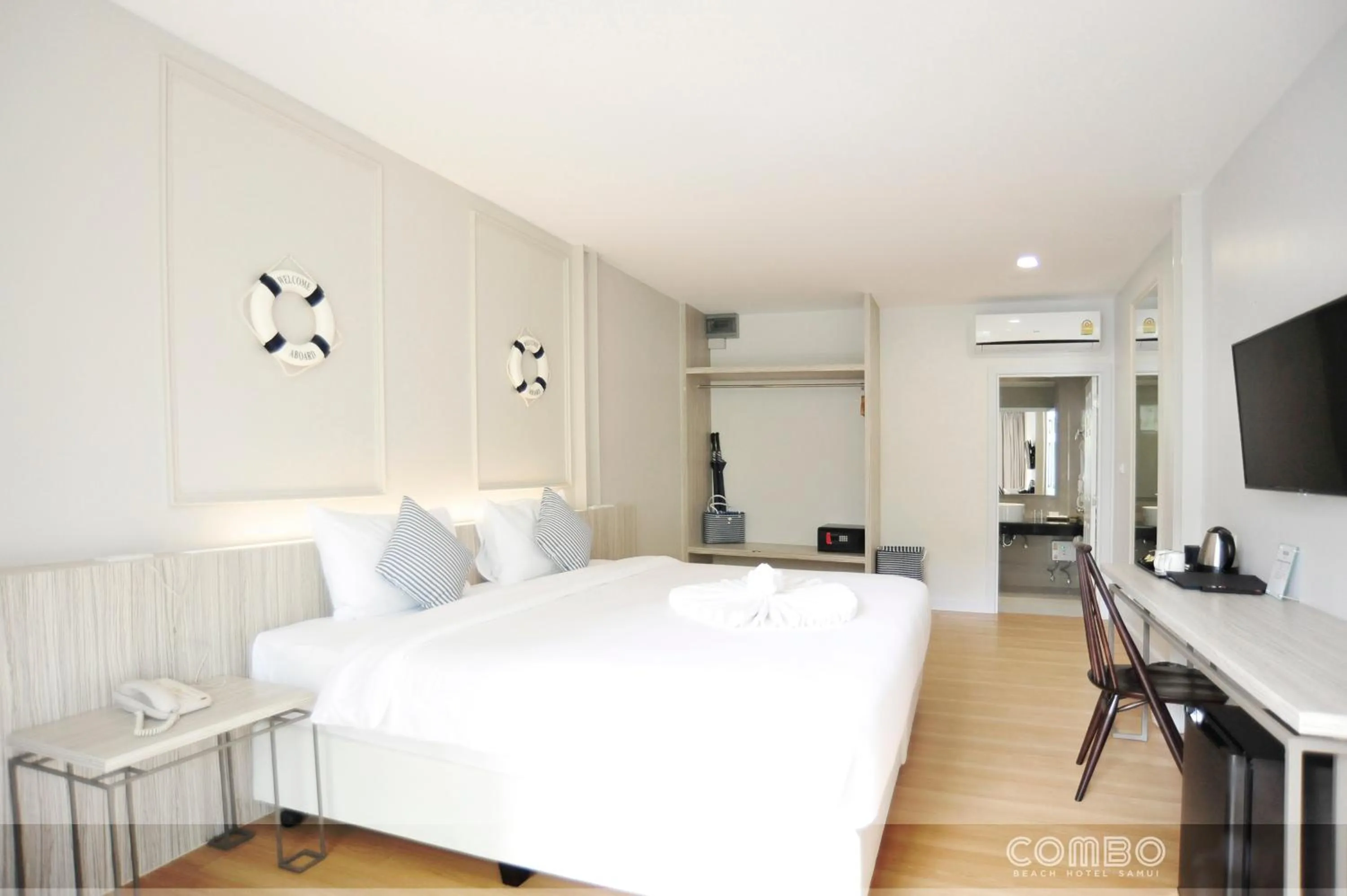 Bedroom, Bed in Combo Beach Hotel Samui