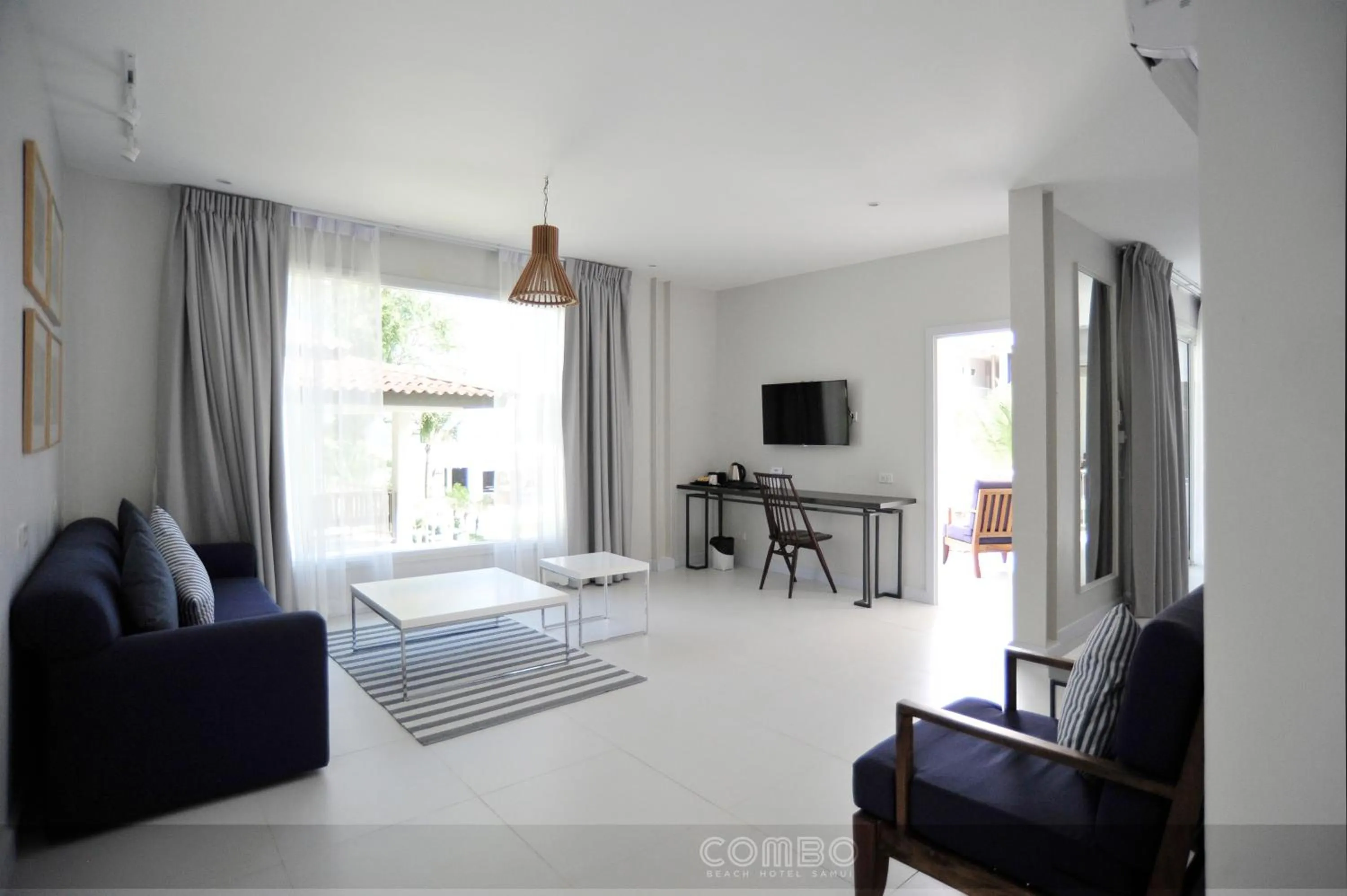 Living room, Bed in Combo Beach Hotel Samui