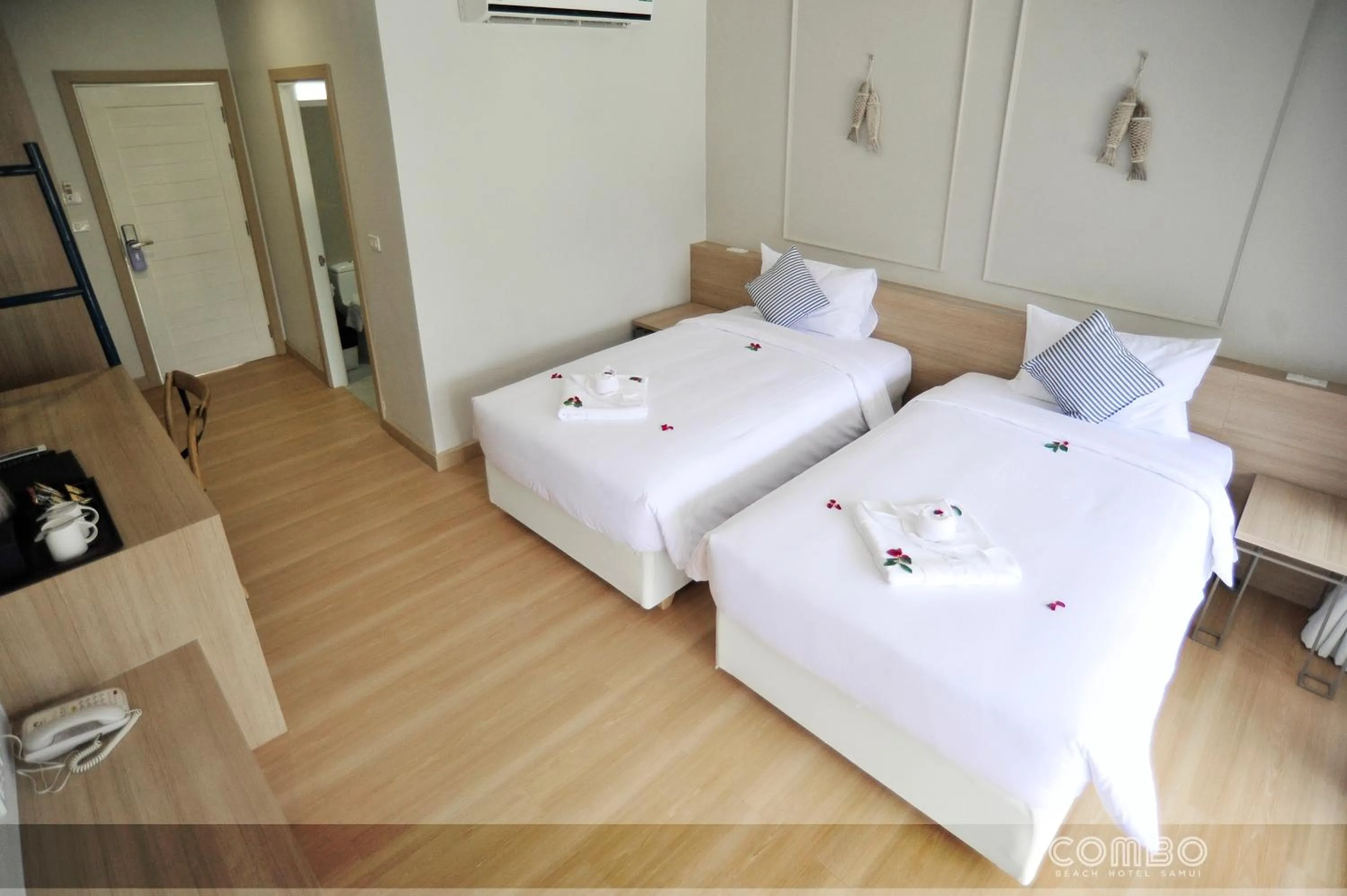 Bedroom, Bed in Combo Beach Hotel Samui