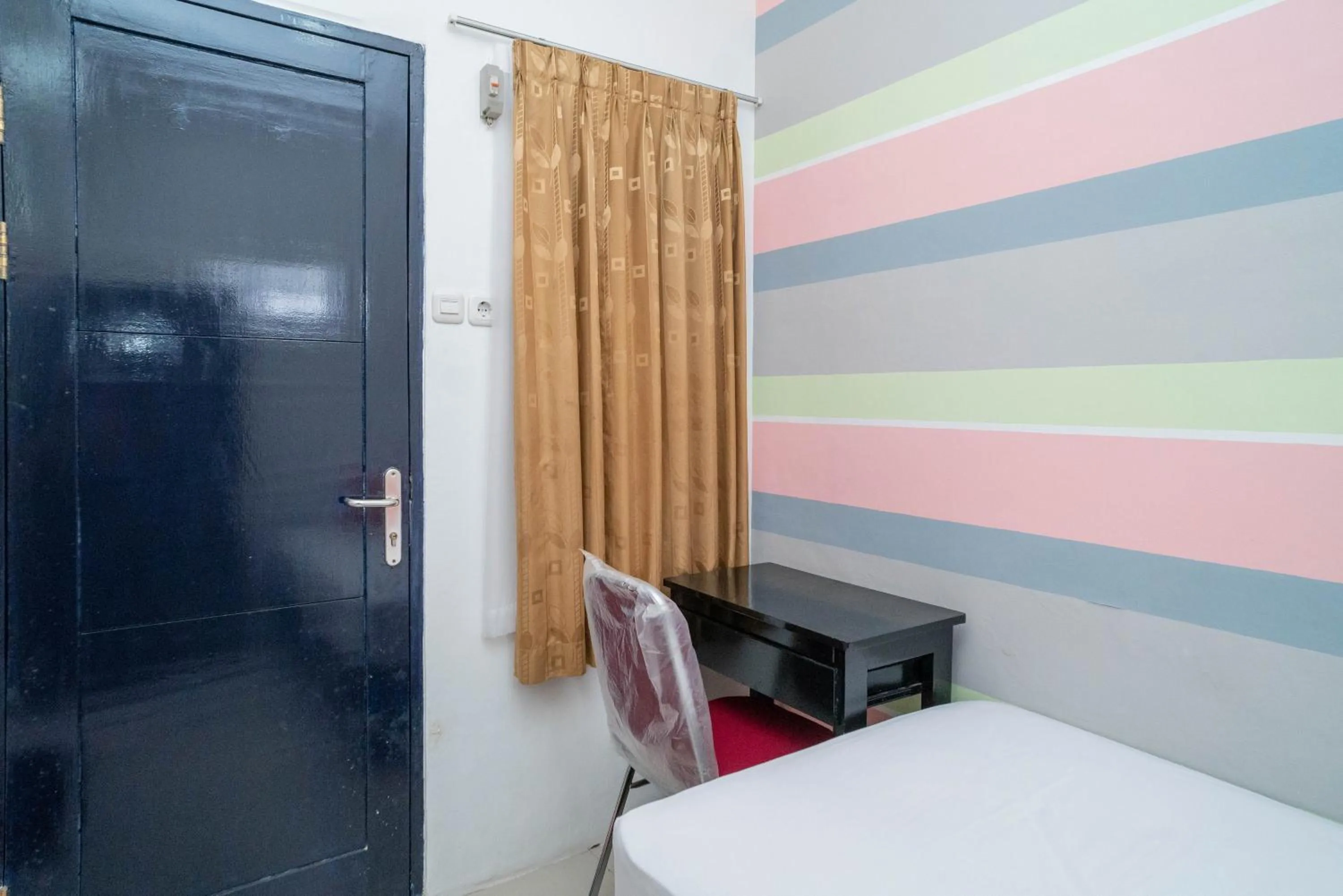 KoolKost Syariah @ Jl Kelapa Dua Raya Tangerang (Minimum Stay 6 Nights)