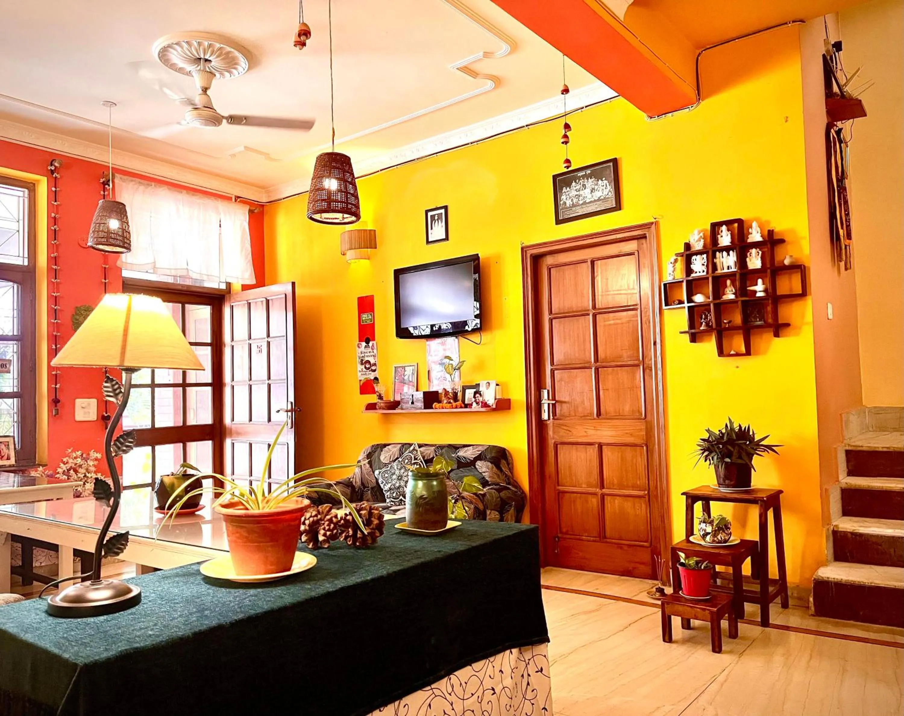 Living room in Ganga Vatika Boutique Hotel, Rishikesh