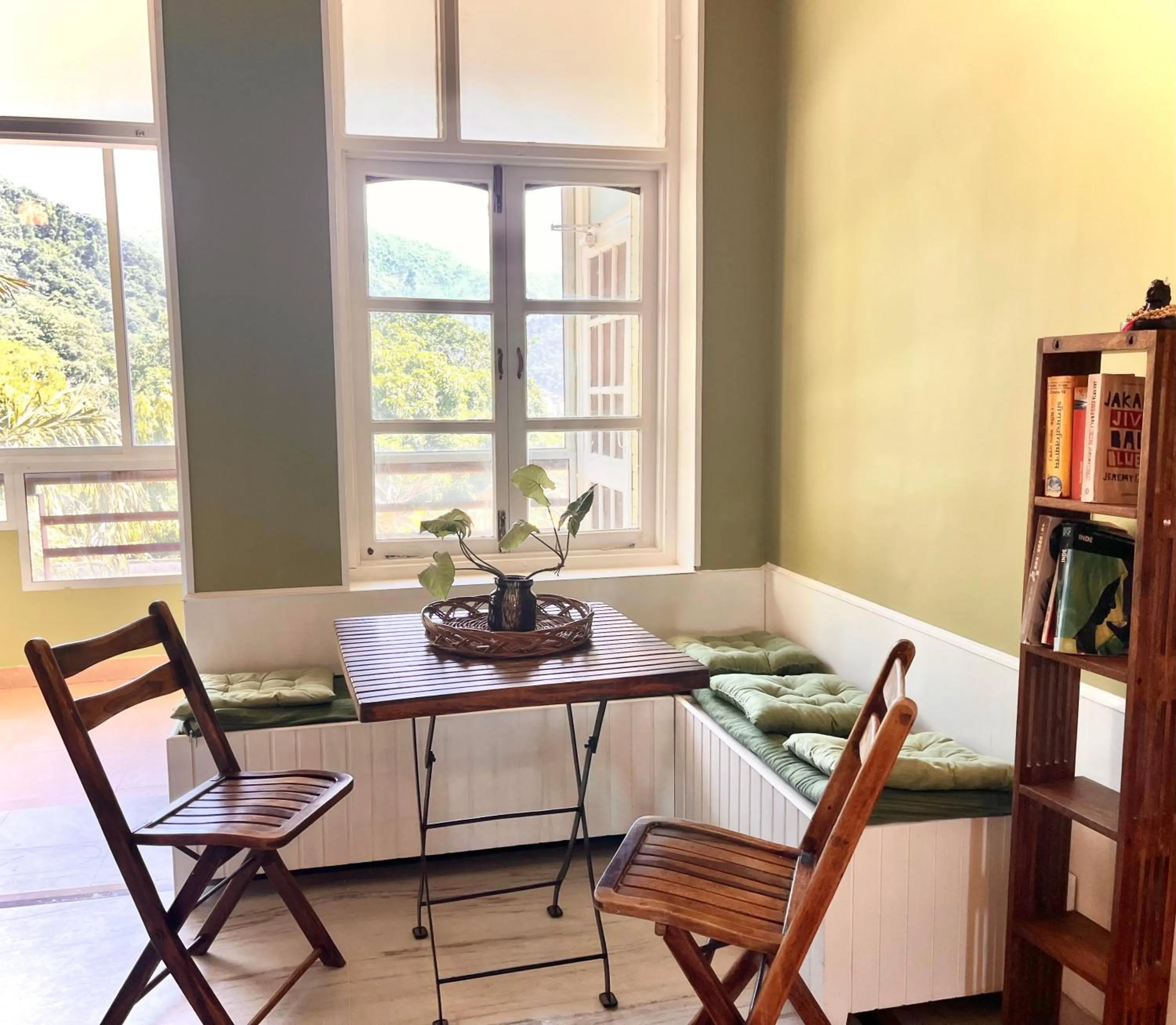 Library in Ganga Vatika Boutique Hotel, Rishikesh