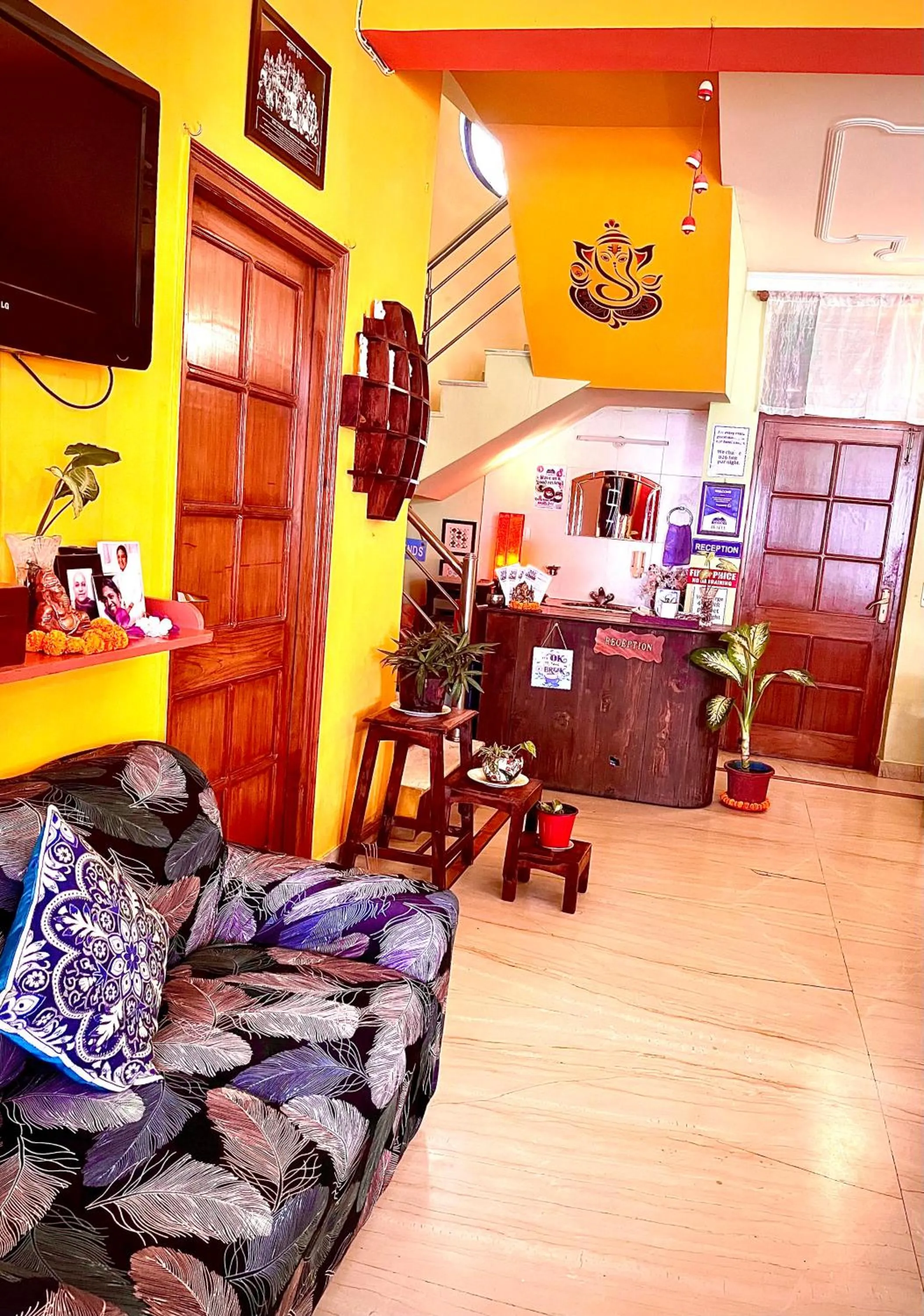 Communal lounge/ TV room in Ganga Vatika Boutique Hotel, Rishikesh