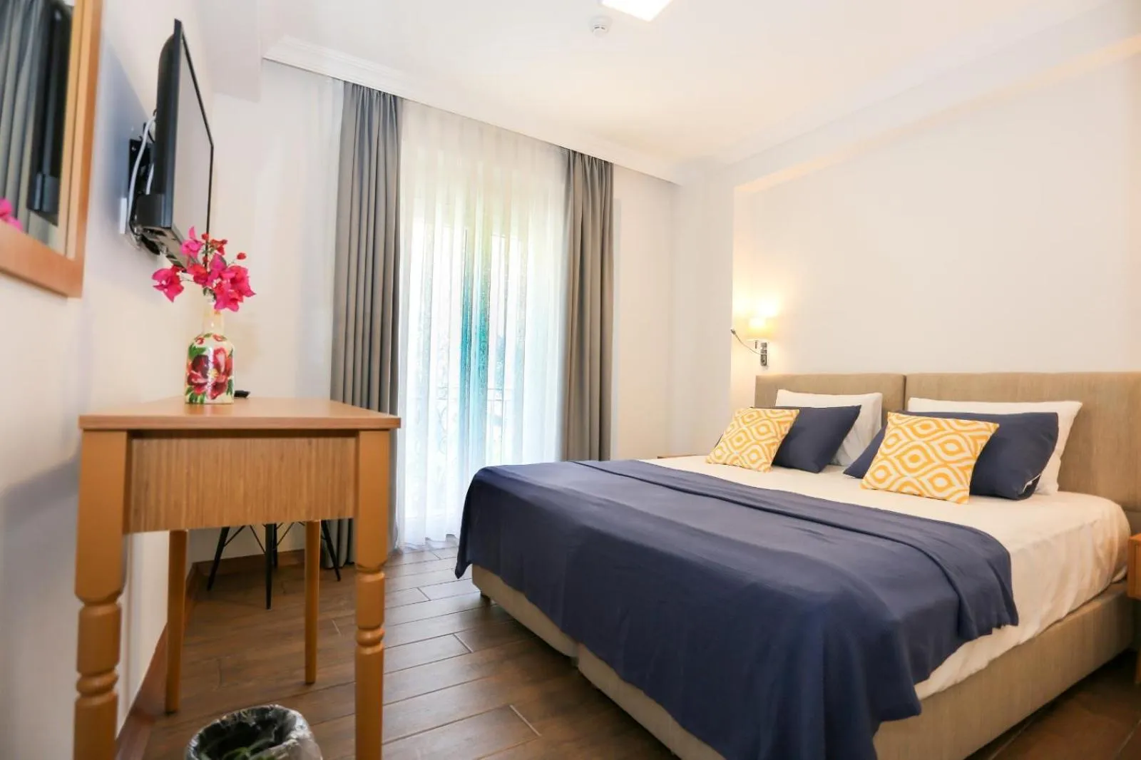 Bed in AtaÇesme Otel