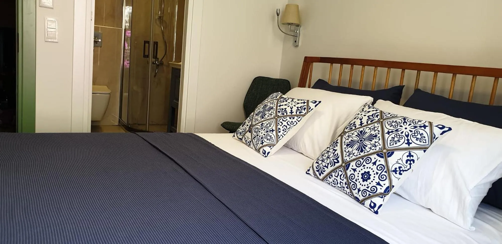 Bed in AtaÇesme Otel