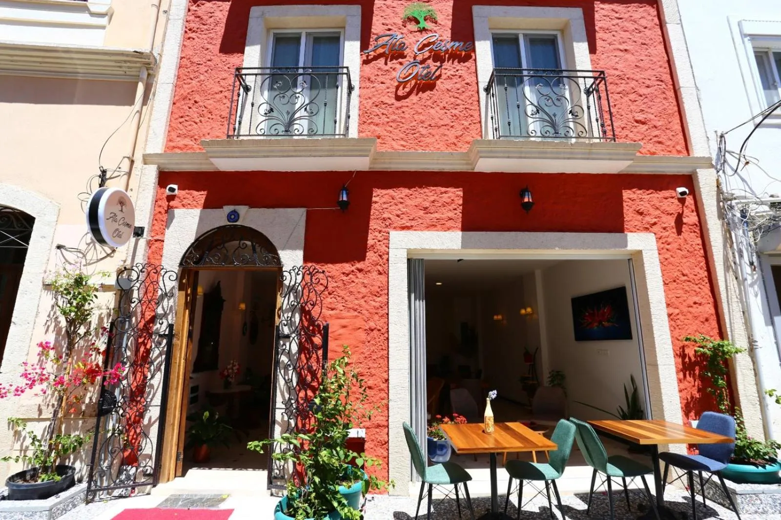 Facade/entrance in AtaÇesme Otel