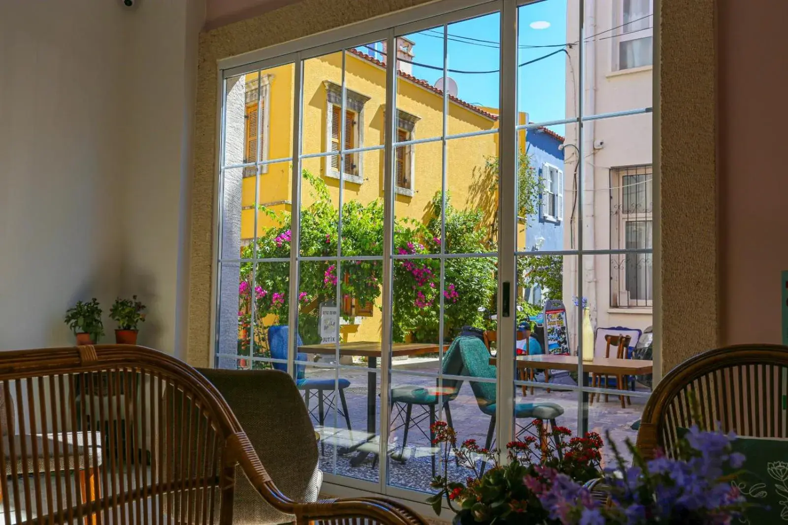 Lobby or reception in AtaÇesme Otel Lobby or reception in AtaÇesme Otel