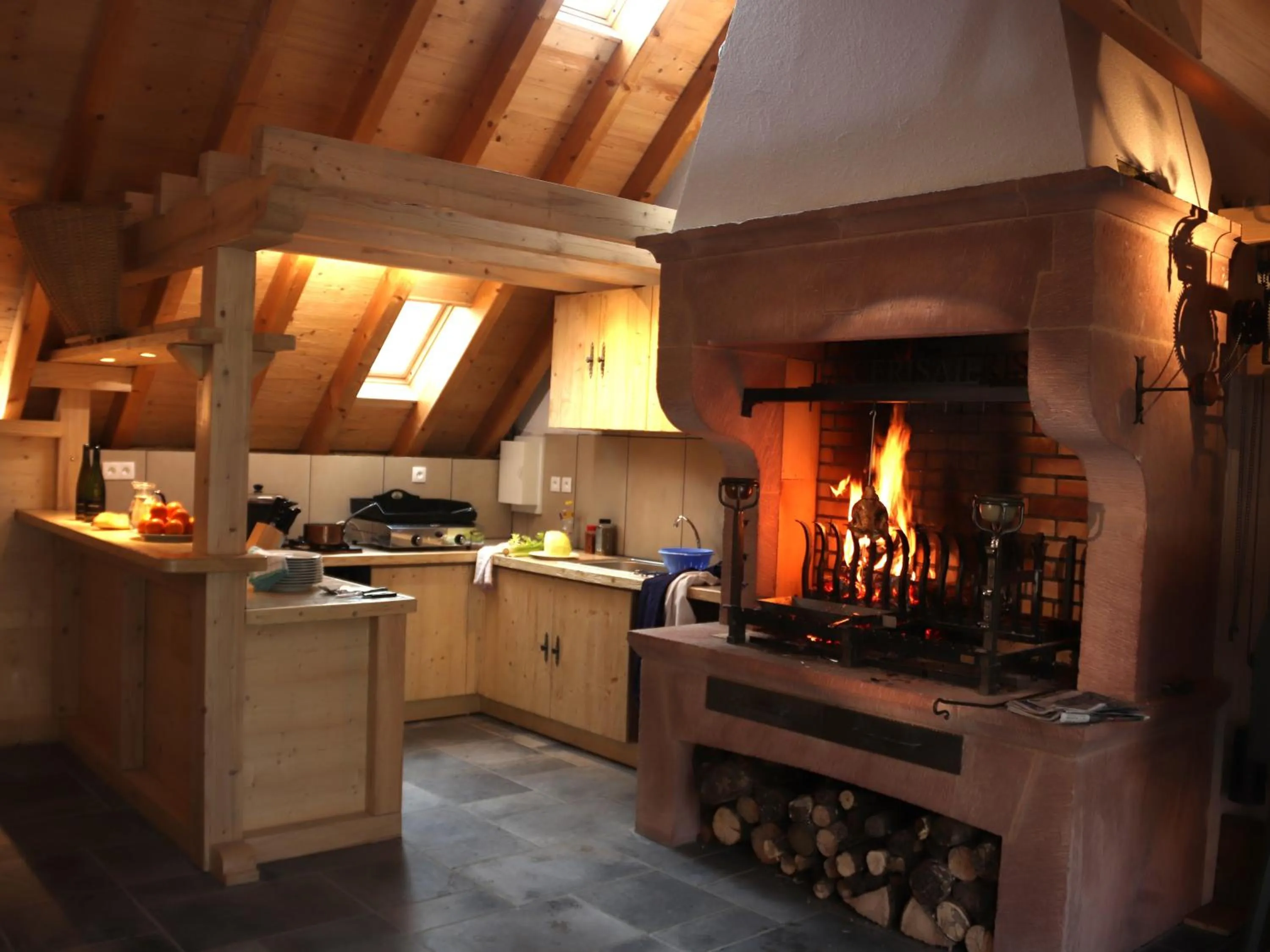 Dining area in Maison d'hôtes La Cerisaie