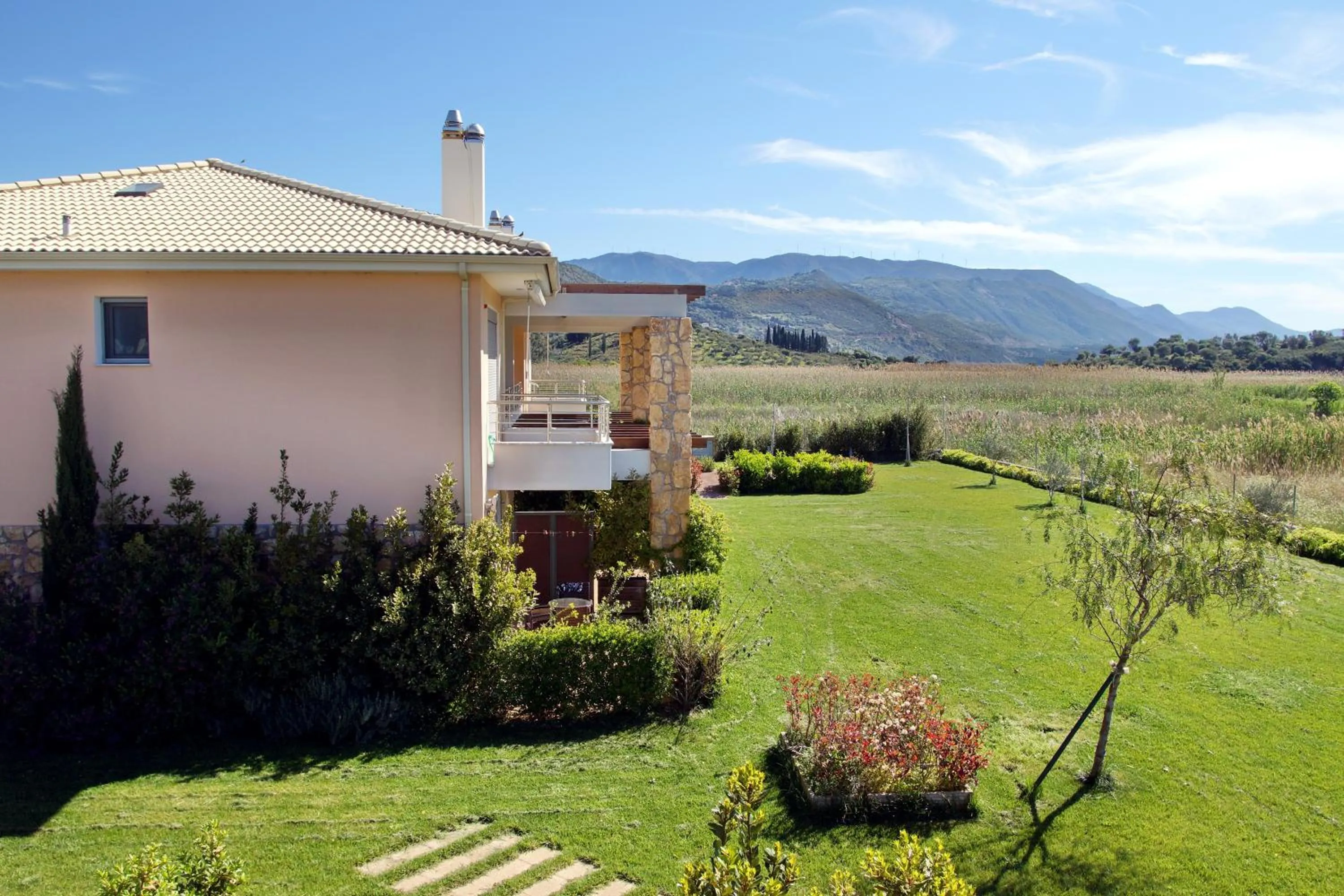 Garden view in Cavos Fokidos