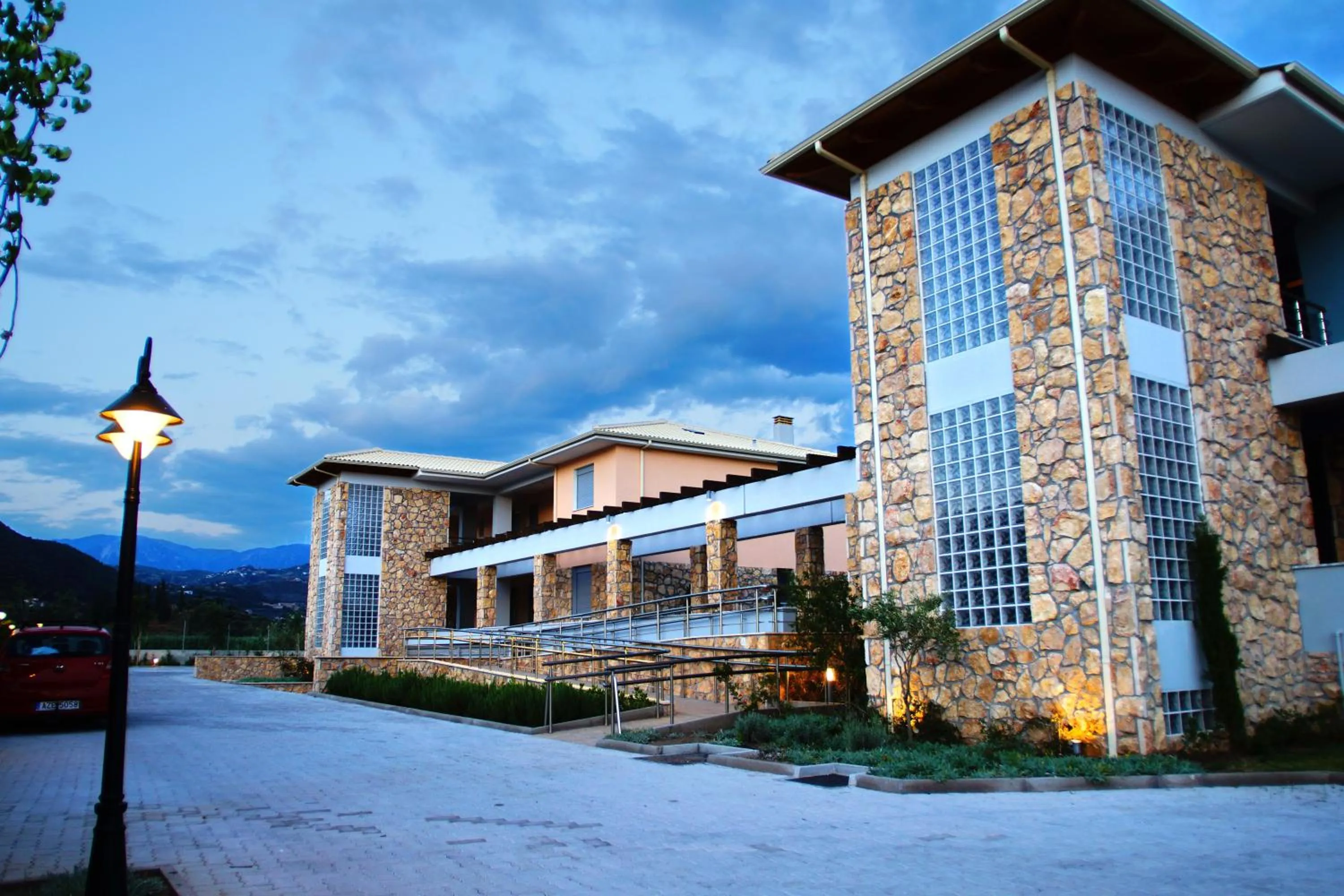 Facade/entrance in Cavos Fokidos