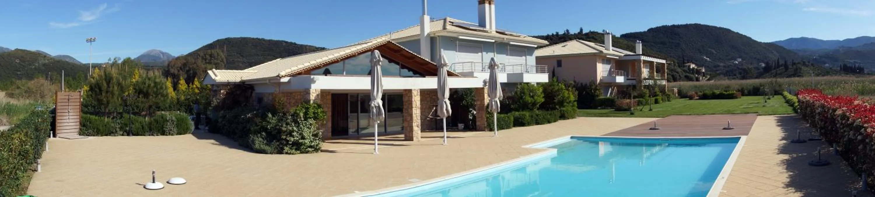 Property building in Cavos Fokidos