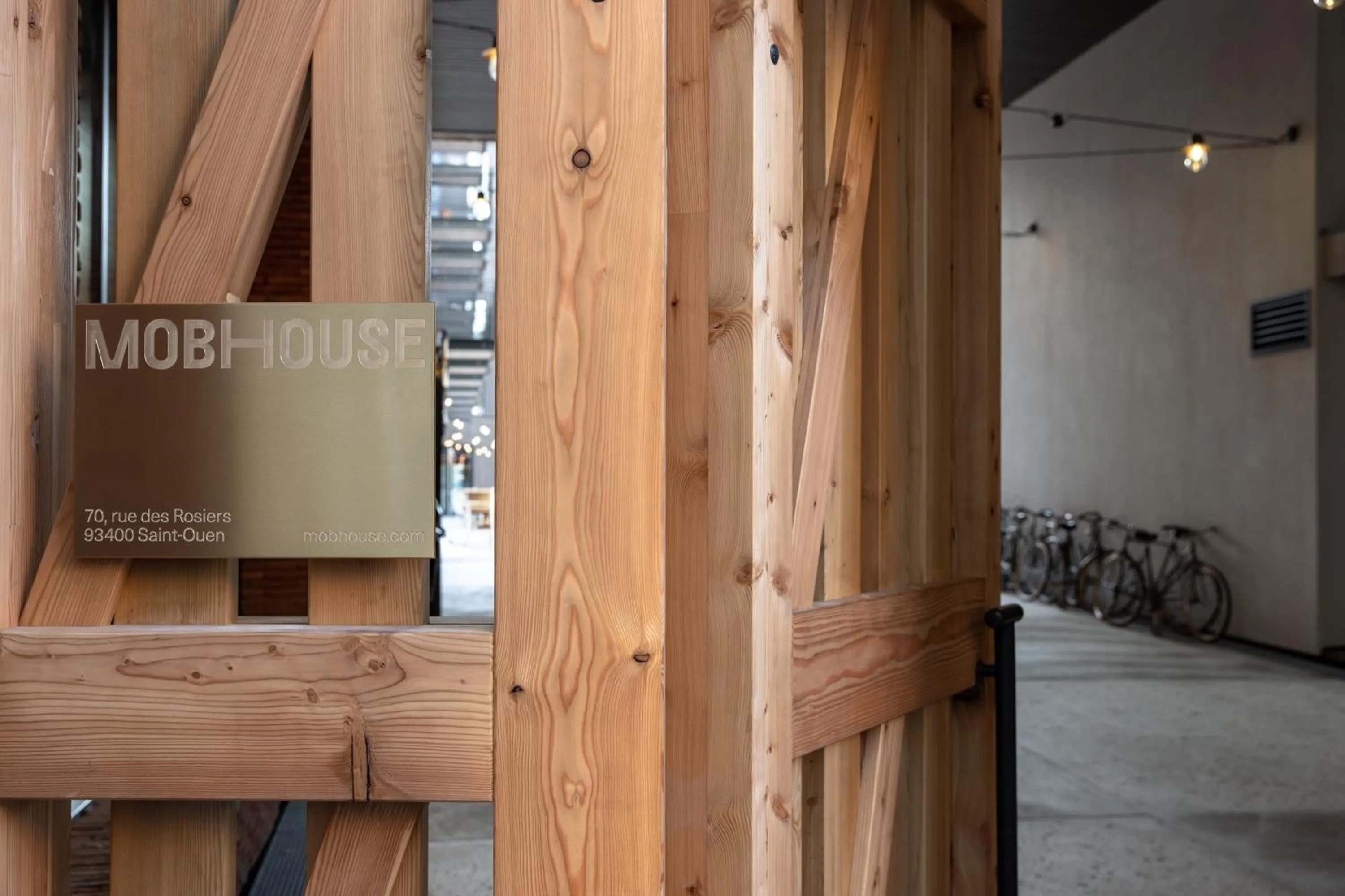 Facade/entrance in MOB House