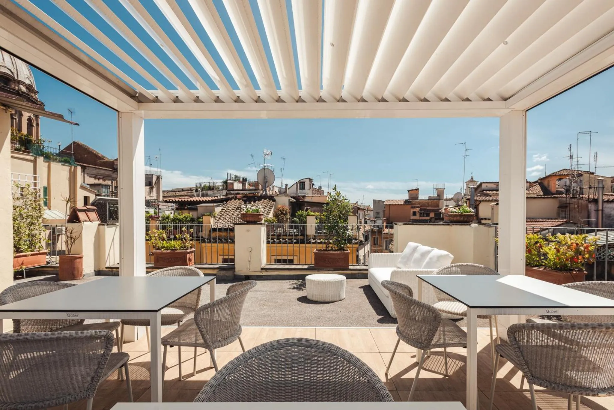 Balcony/Terrace in Nikis Collection Navona