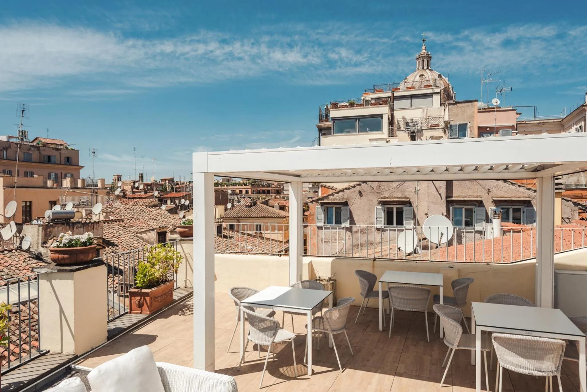 Restaurant/places to eat in Nikis Collection Navona