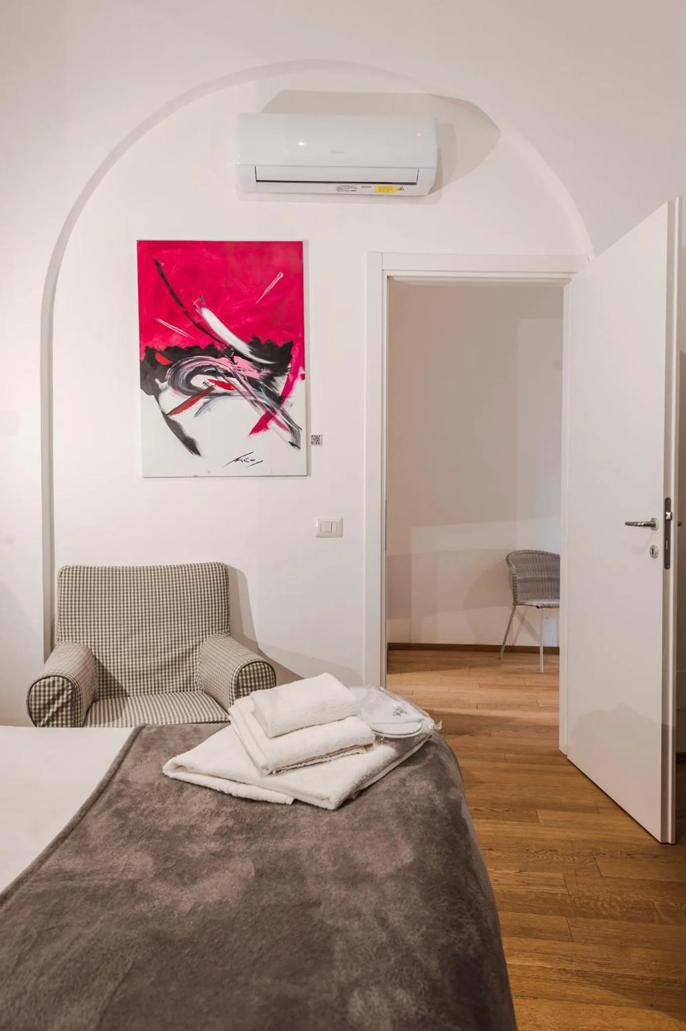 Bedroom, Bed in Nikis Collection Navona