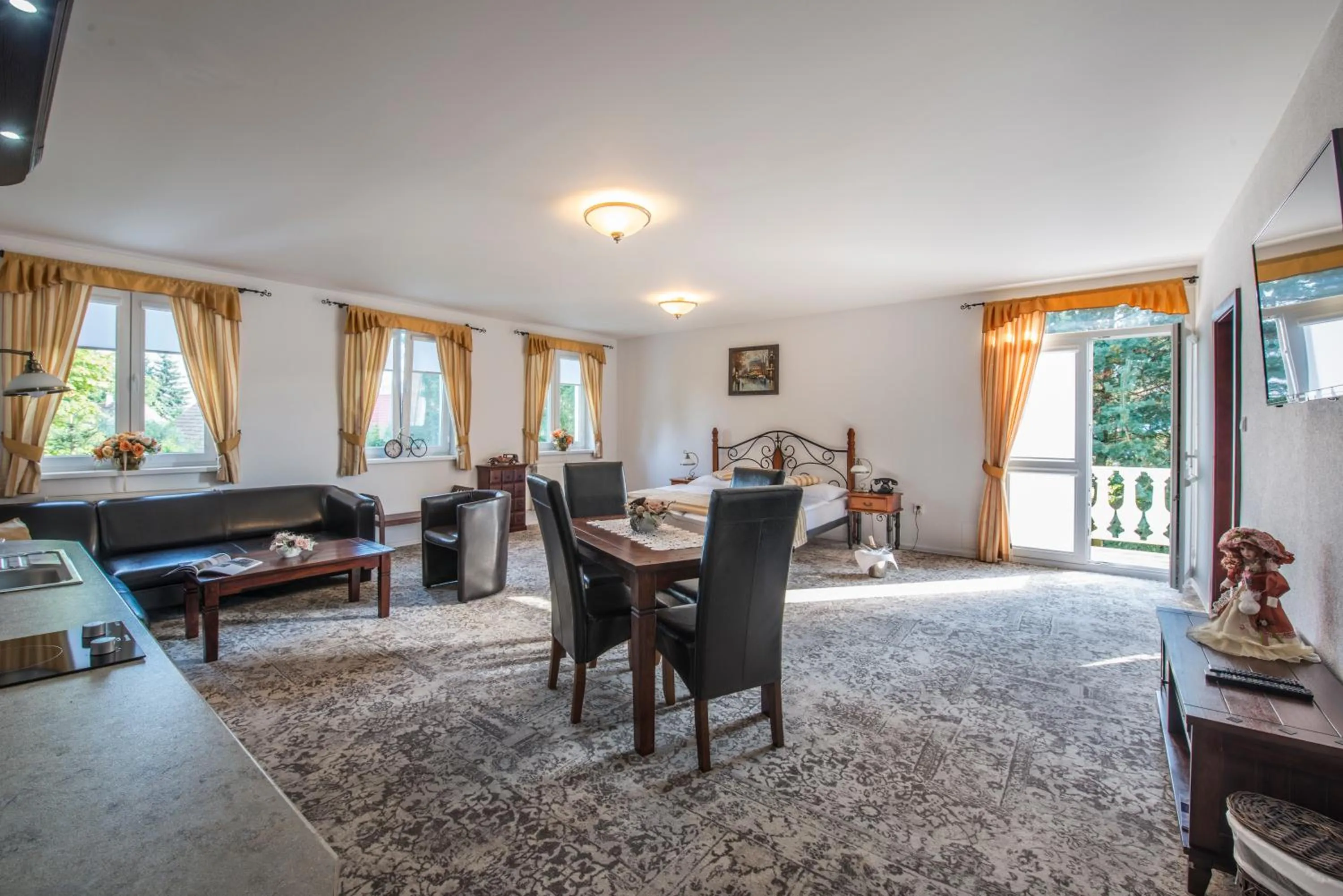 Photo of the whole room in Svatojansky Kastiel