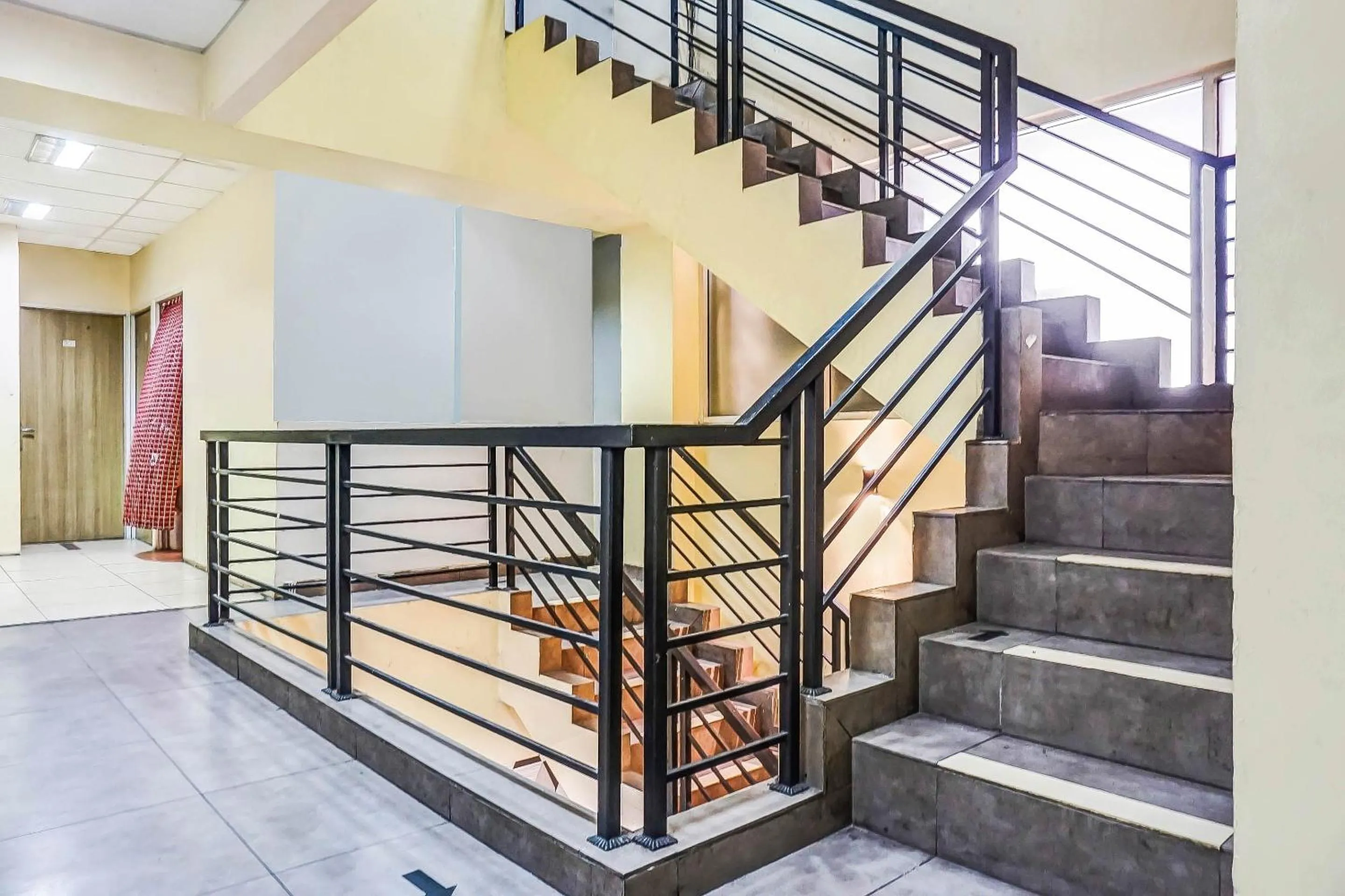 Lobby or reception in OYO 90872 Coolz Homestay Tebet Near TIS Square Near TIS Square