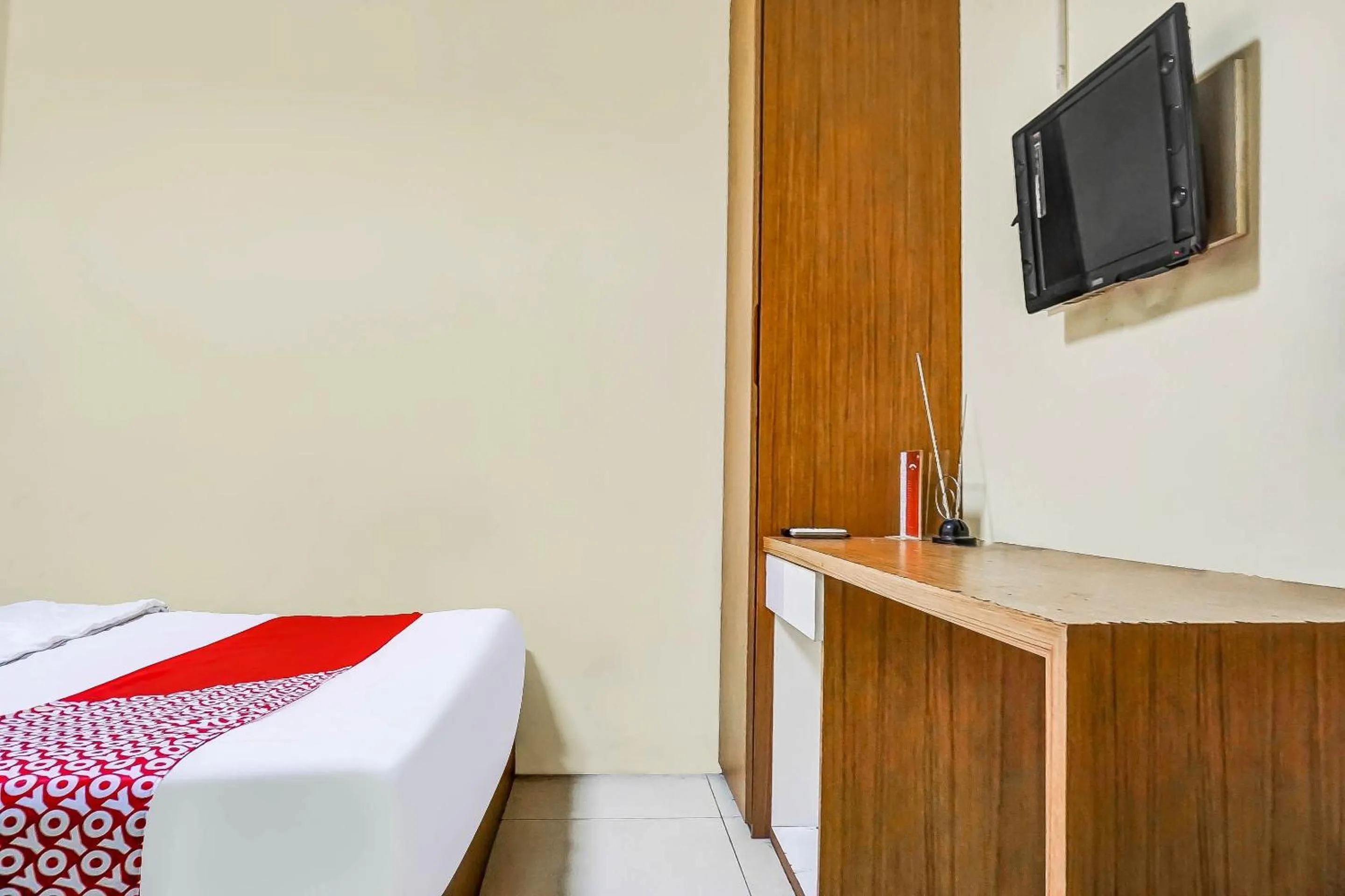 Bedroom in OYO 90872 Coolz Homestay Tebet Near TIS Square Near TIS Square