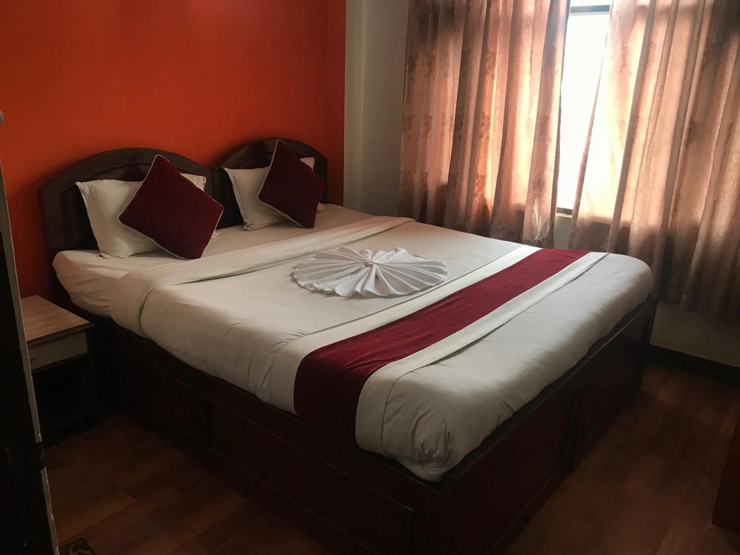 Bathroom, Bed in Hotel Lily