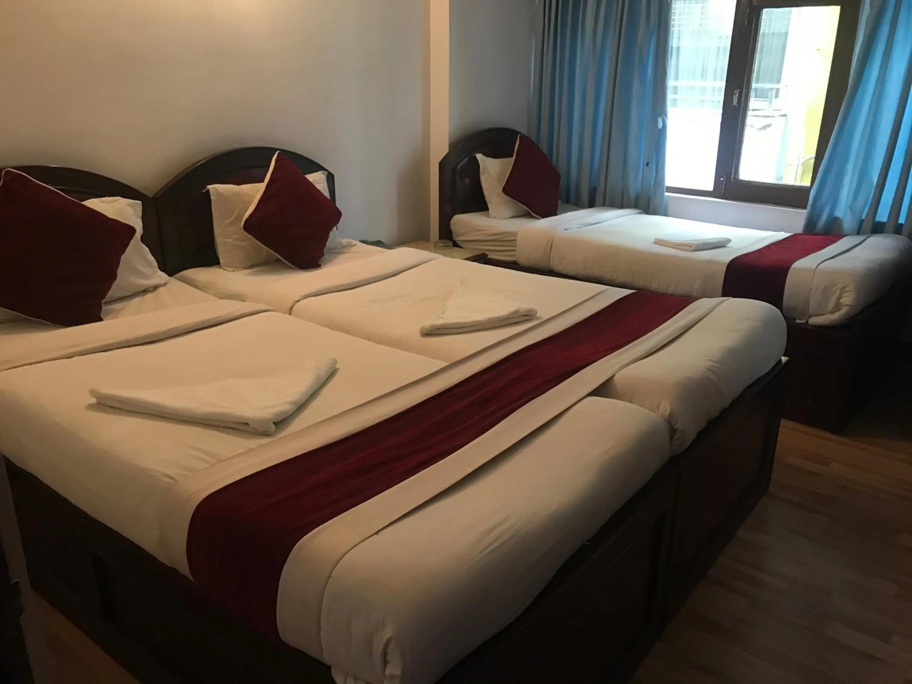 Bathroom, Bed in Hotel Lily