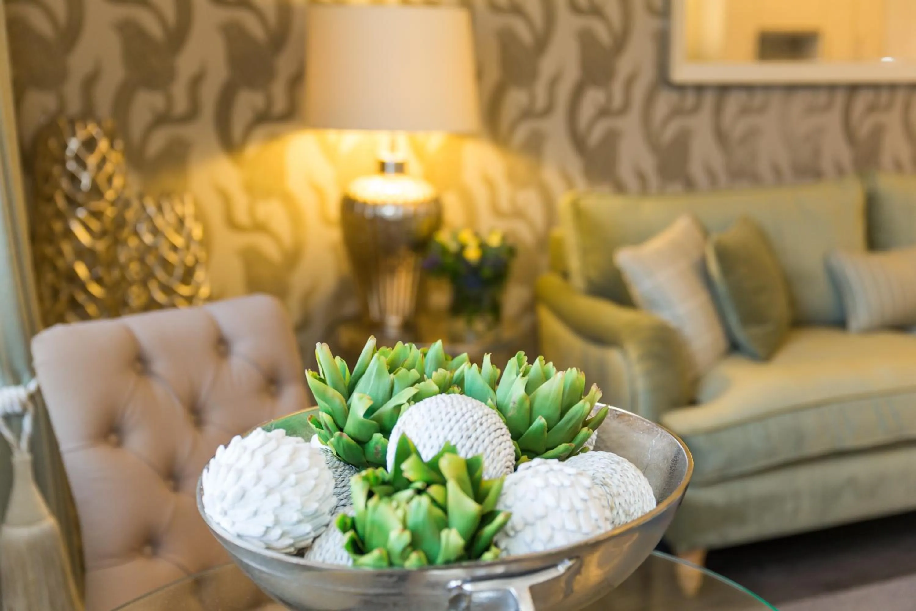 Living room in Town and Country Charleston Apartments